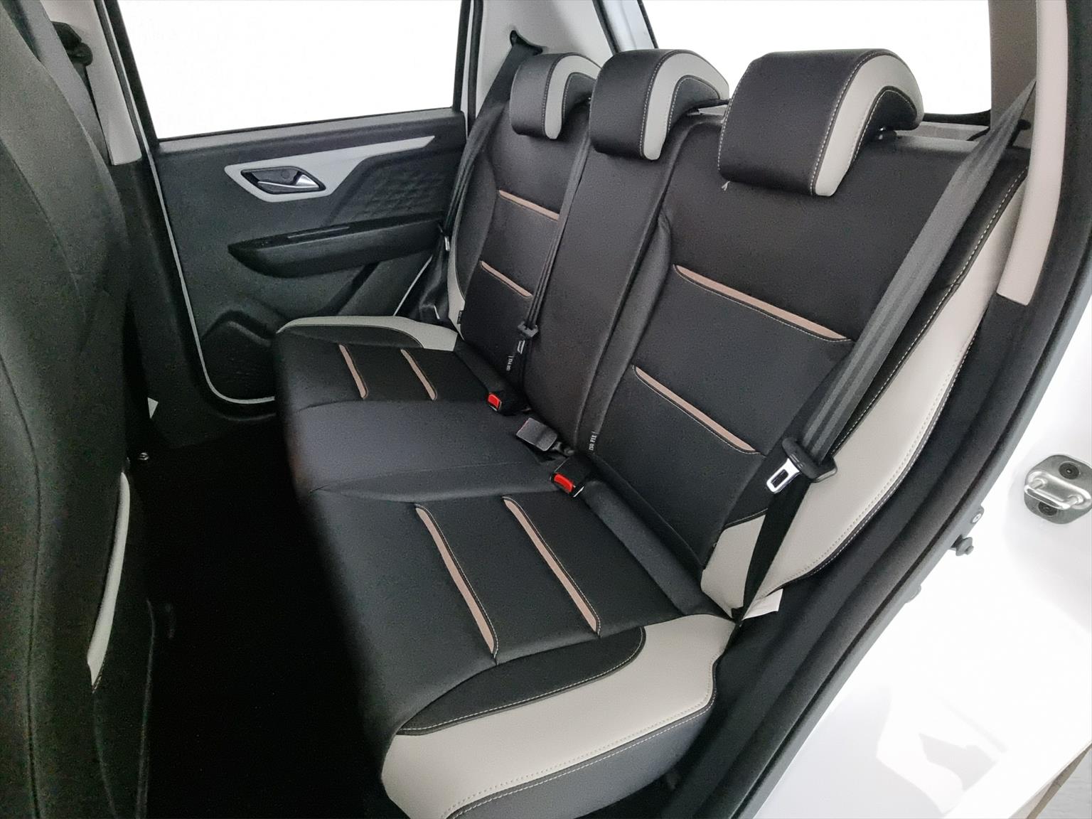JAC e-JS1 Elektro 31kWh 330km Reichweite-image-6