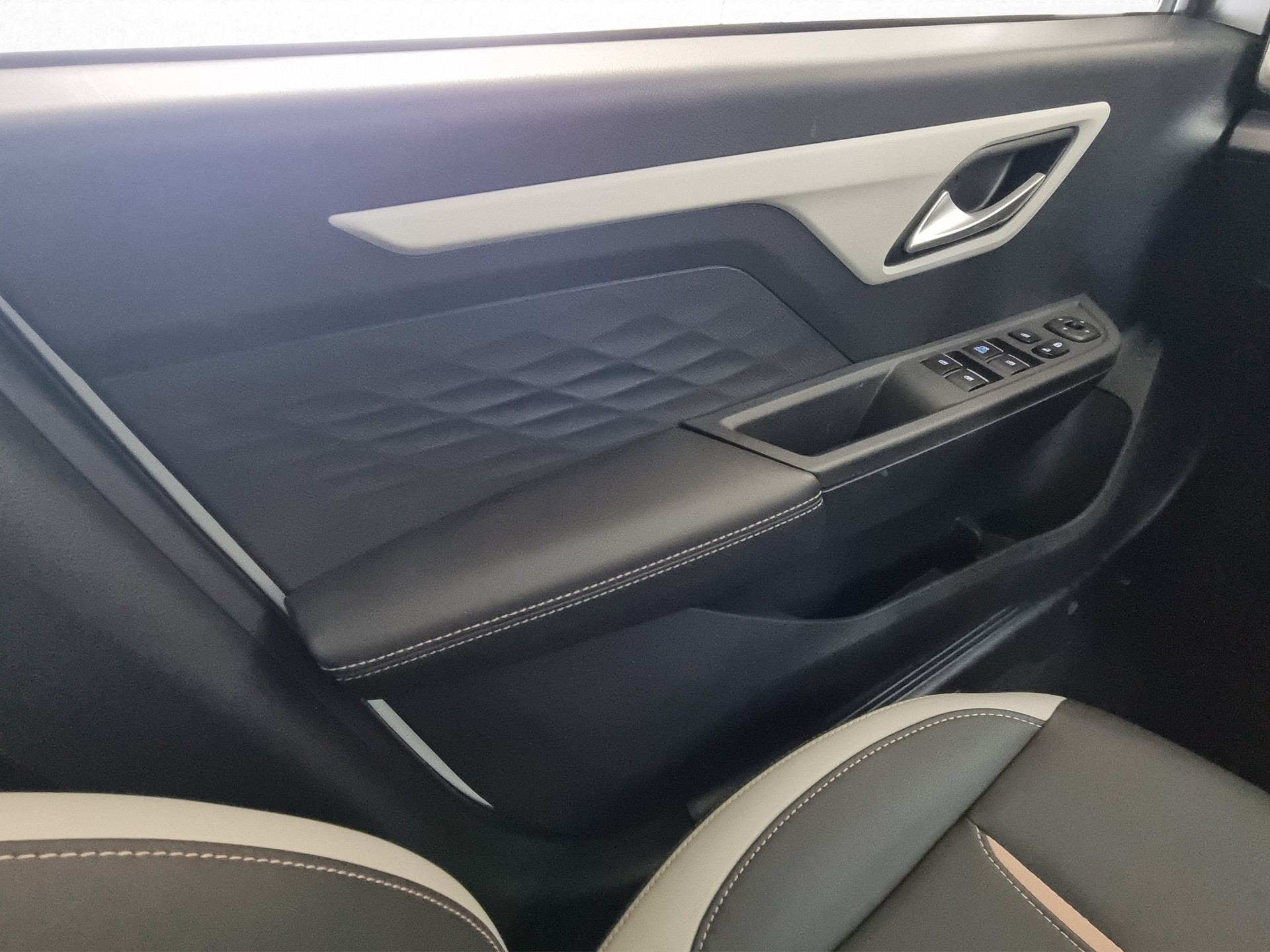 JAC e-JS1 Elektro 31kWh 330km Reichweite-image-11