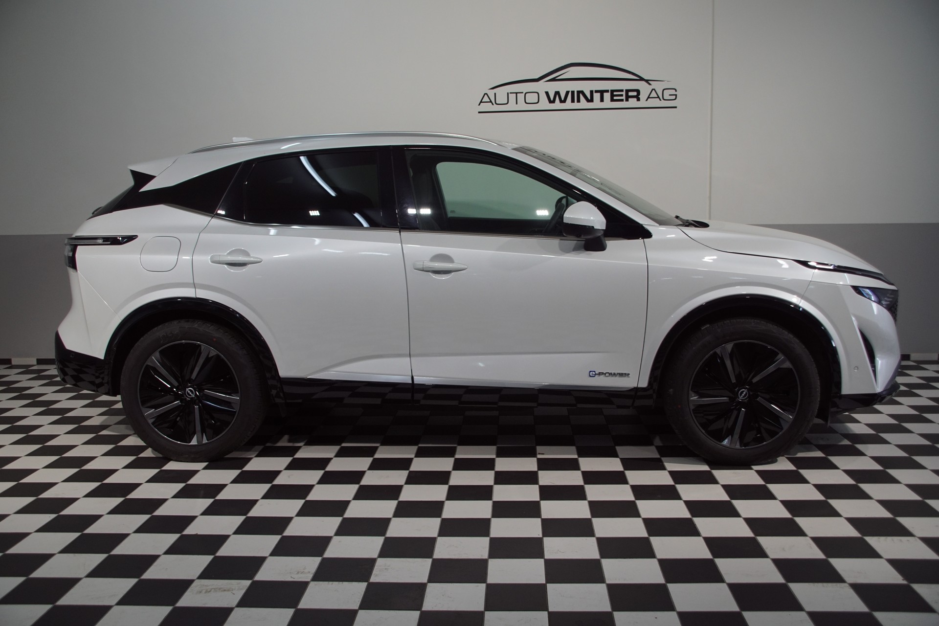 NISSAN Qashqai 1.5 VC-T e-Power Tekna ++SWISS++-image-4