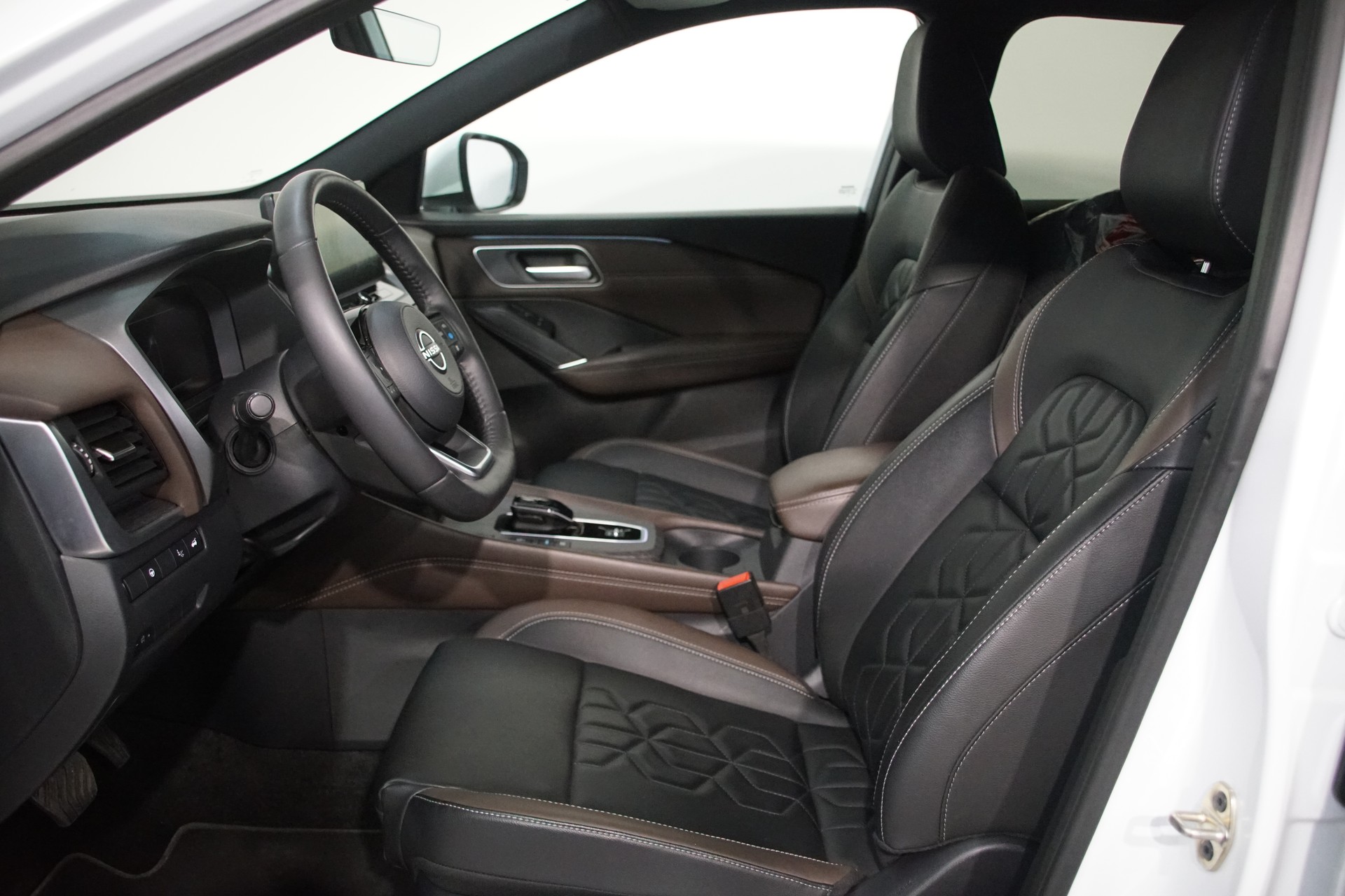 NISSAN Qashqai 1.5 VC-T e-Power Tekna ++SWISS++-image-11