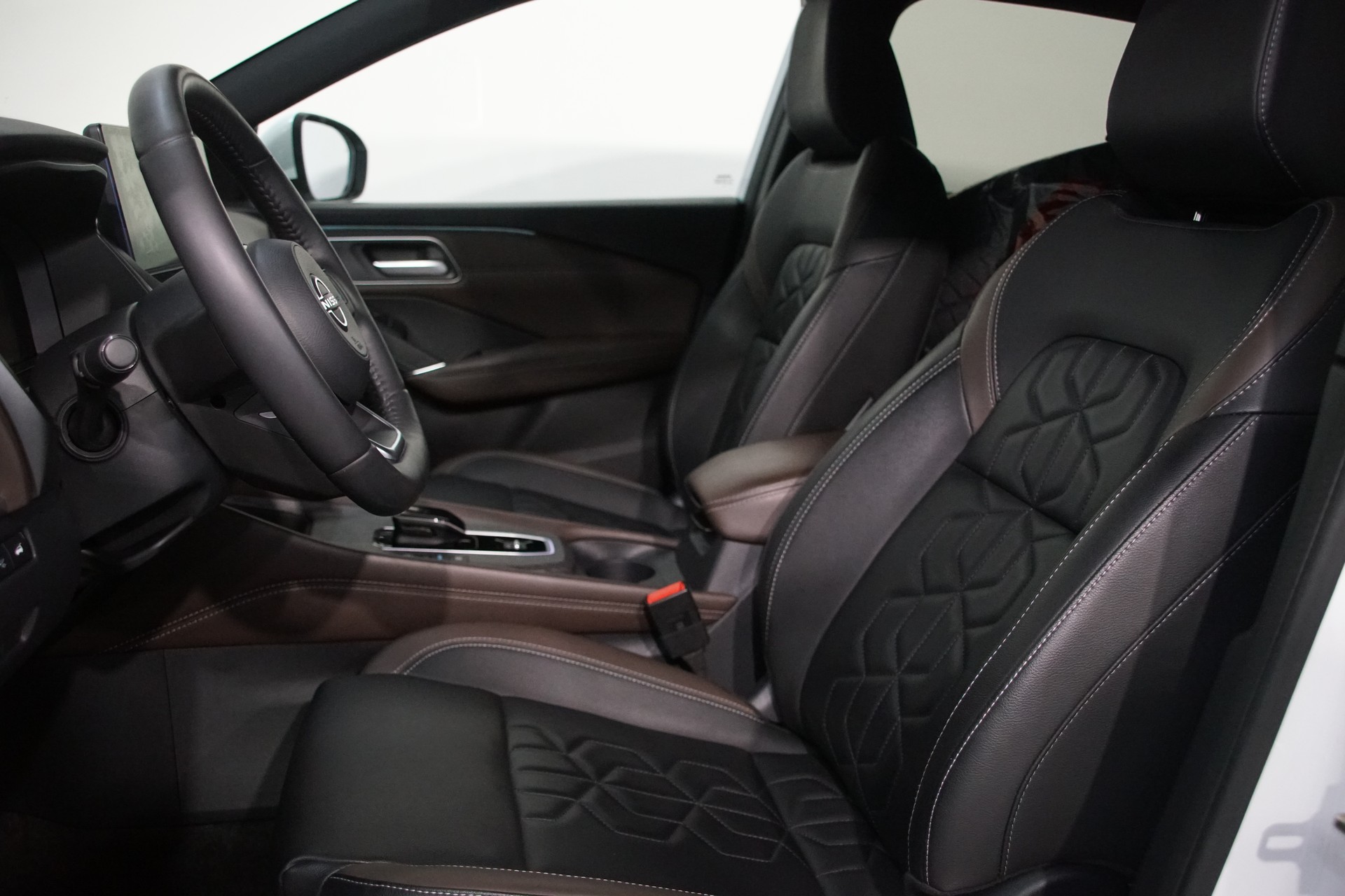 NISSAN Qashqai 1.5 VC-T e-Power Tekna ++SWISS++-image-12