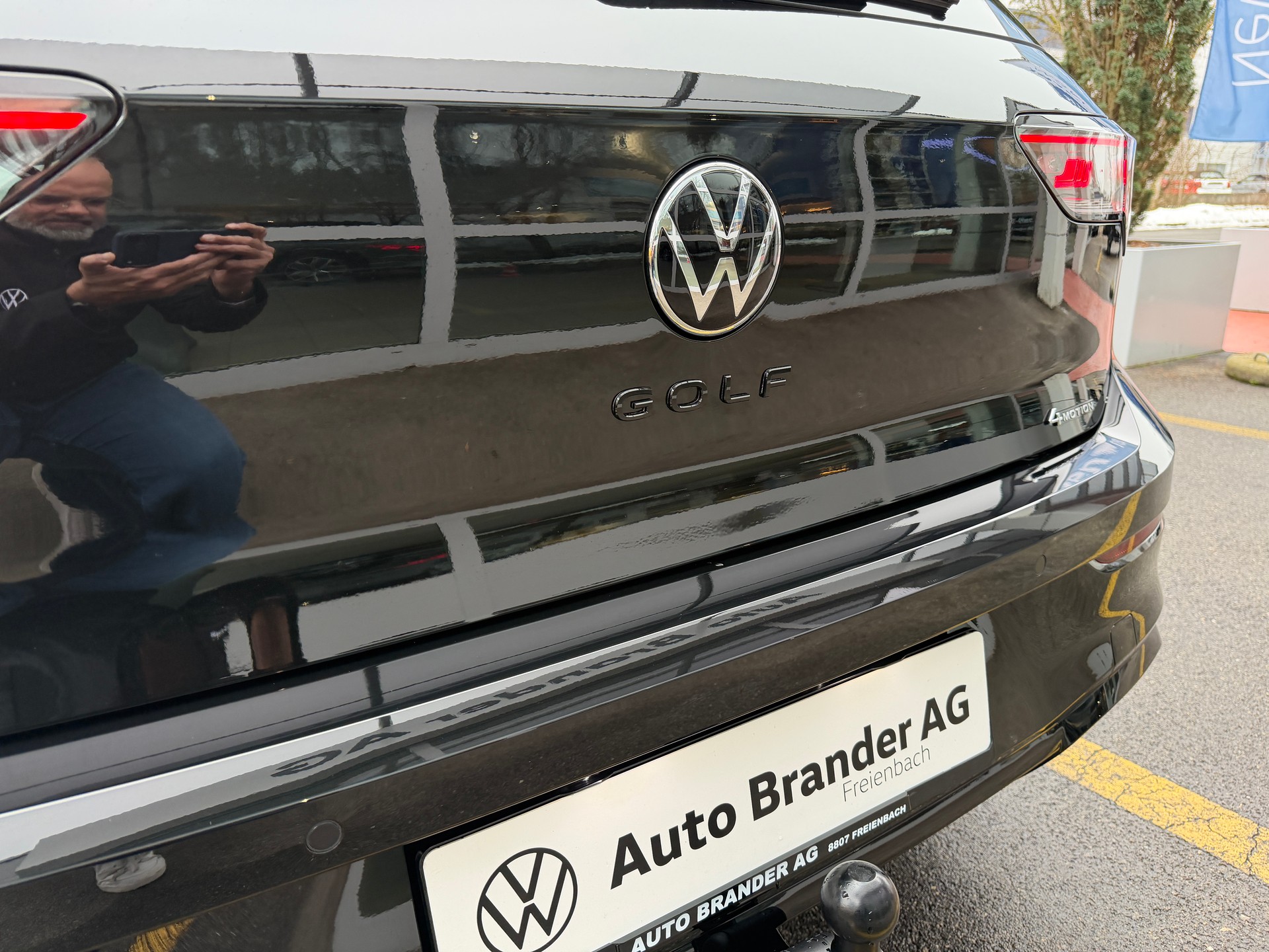 VW Golf 2.0 TSI R-Line DSG 4 Motion-image-28