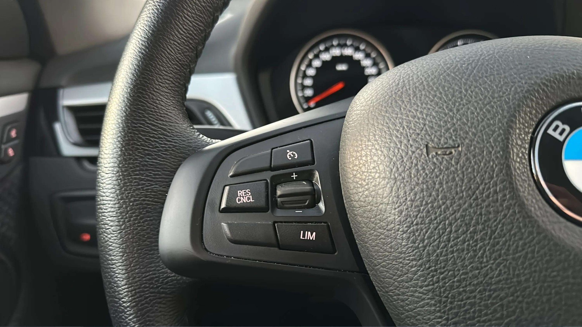 BMW X1 xDrive 25e Steptronic-image-20