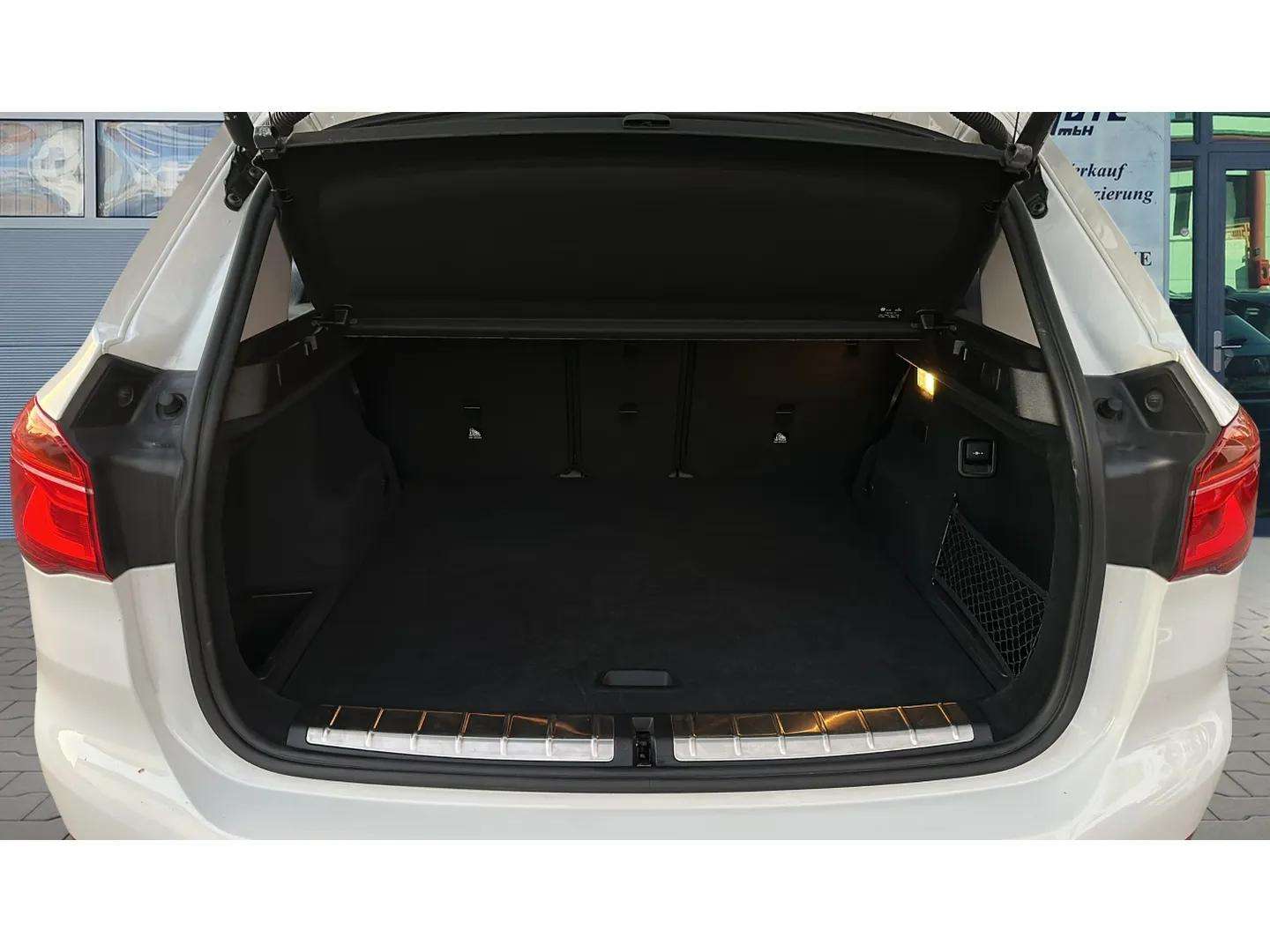 BMW X1 xDrive 25e Steptronic-image-14