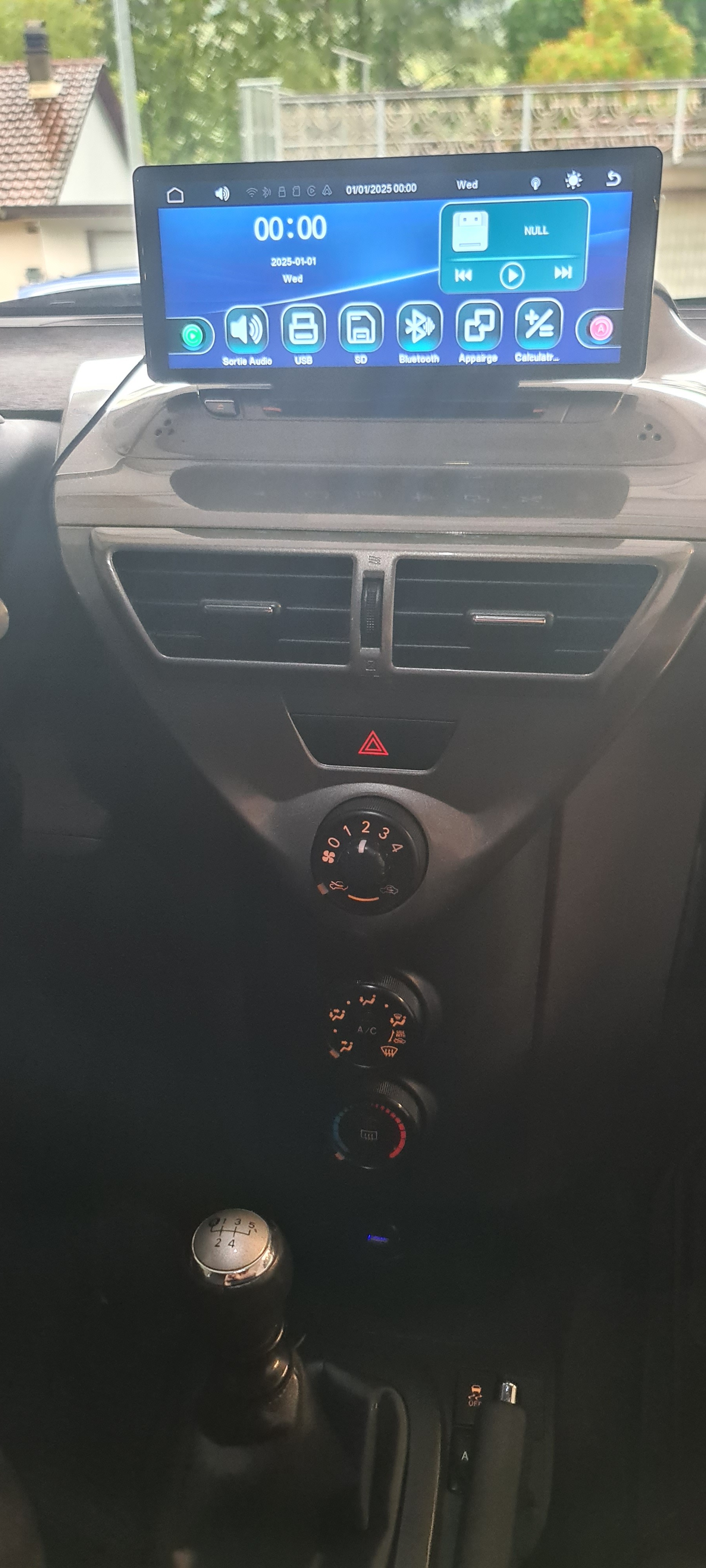 TOYOTA iQ2 1.0 VVT-i-image-11