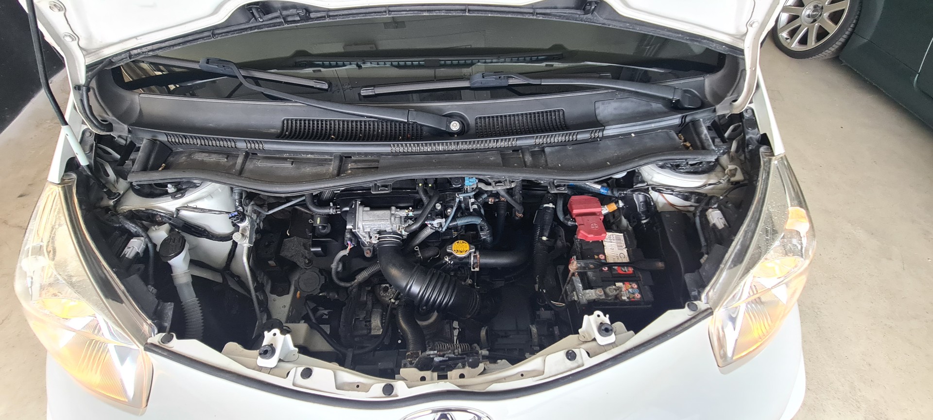 TOYOTA iQ2 1.0 VVT-i-image-14