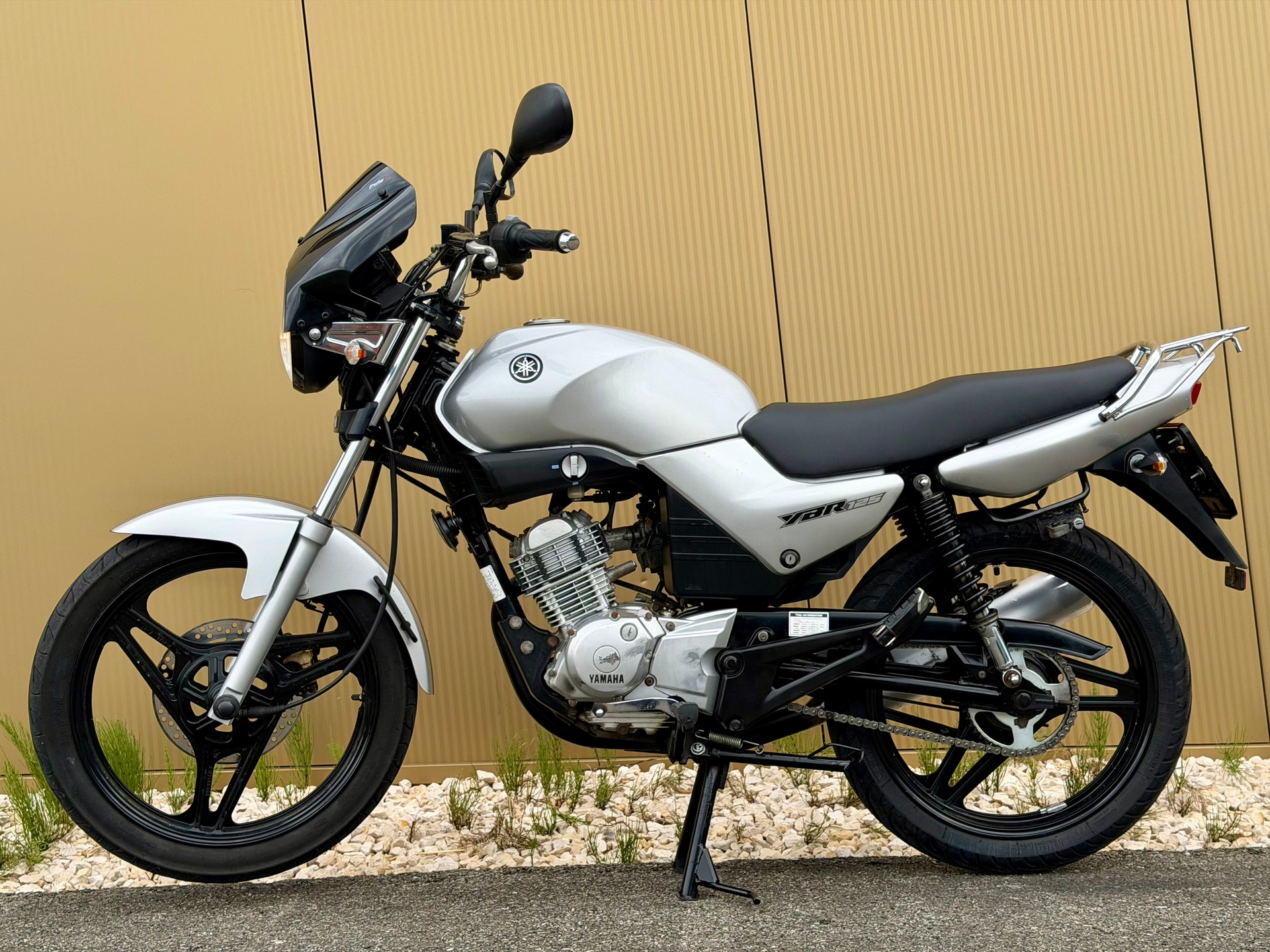 YAMAHA YBR 125-image-10