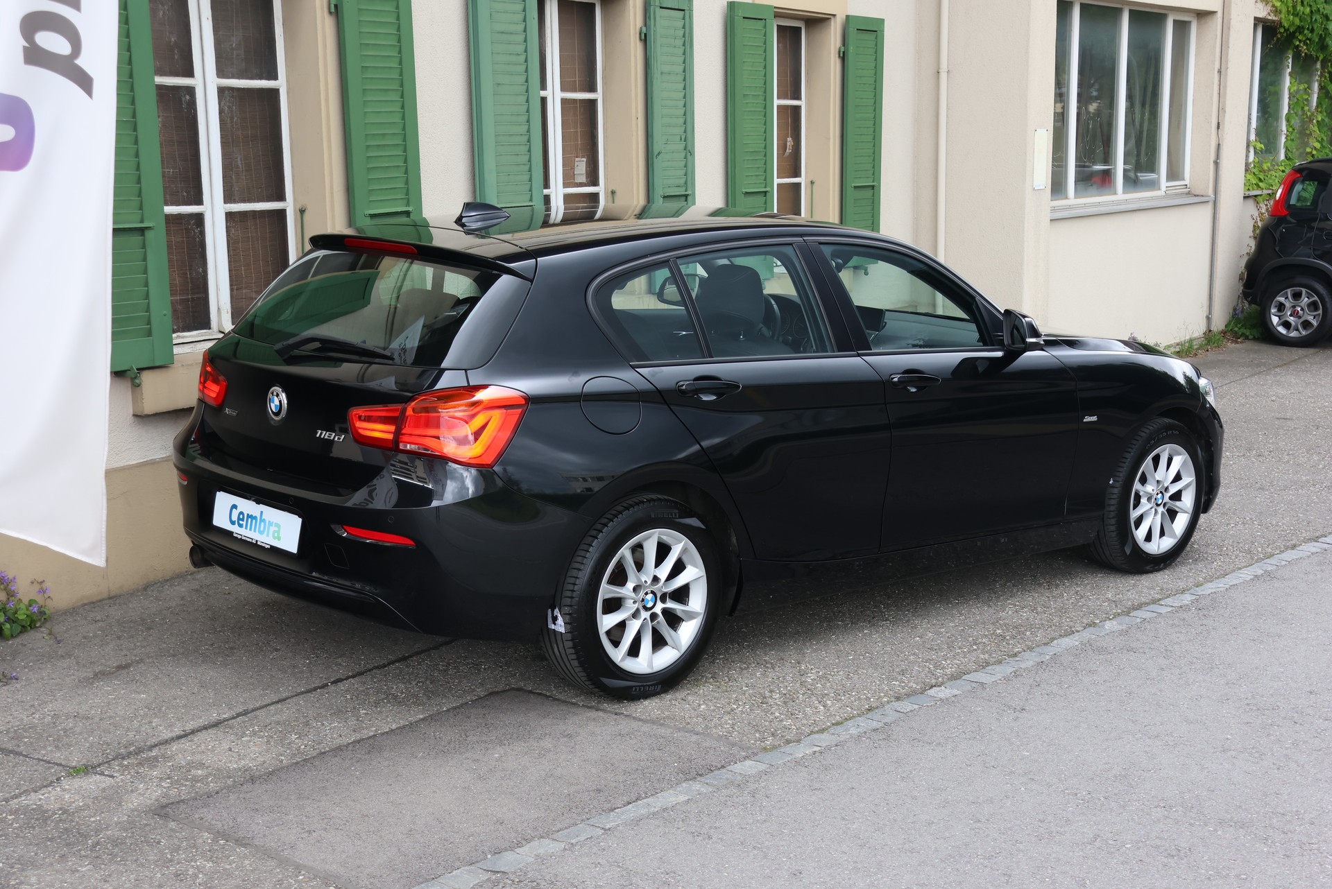 BMW 118d xDrive Sport Line-image-5