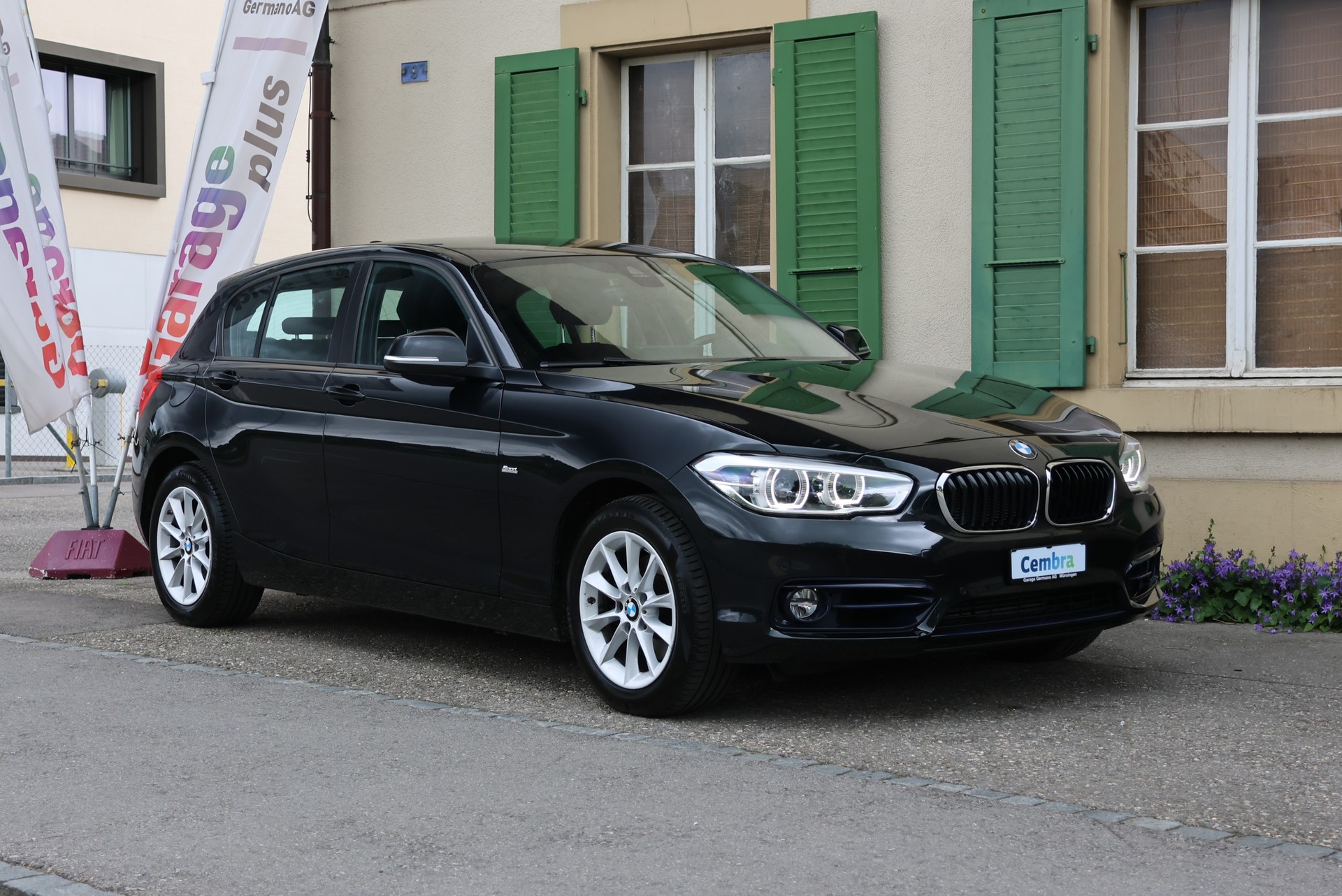 BMW 118d xDrive Sport Line-showroom-element-3