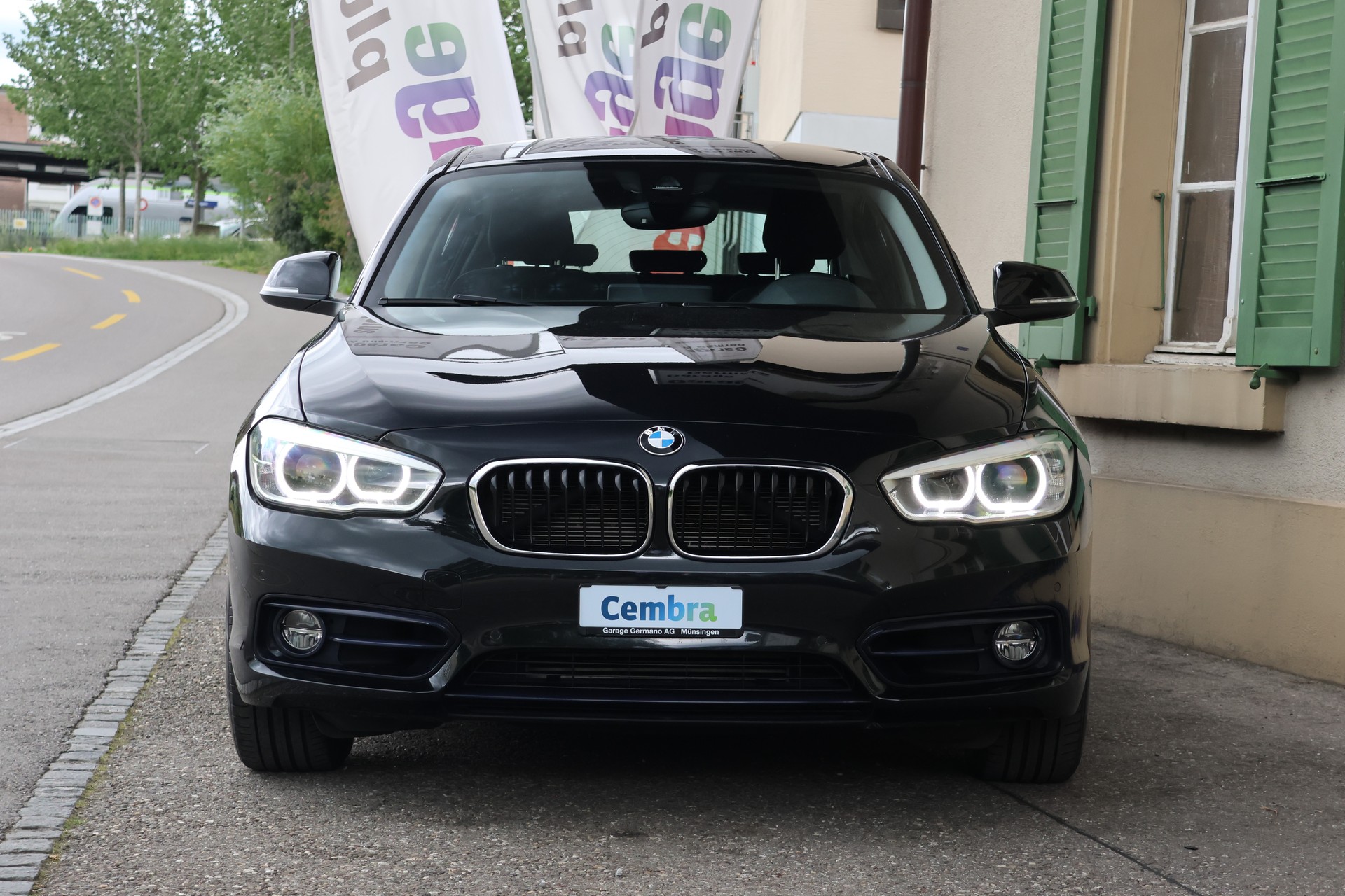 BMW 118d xDrive Sport Line-showroom-element-1