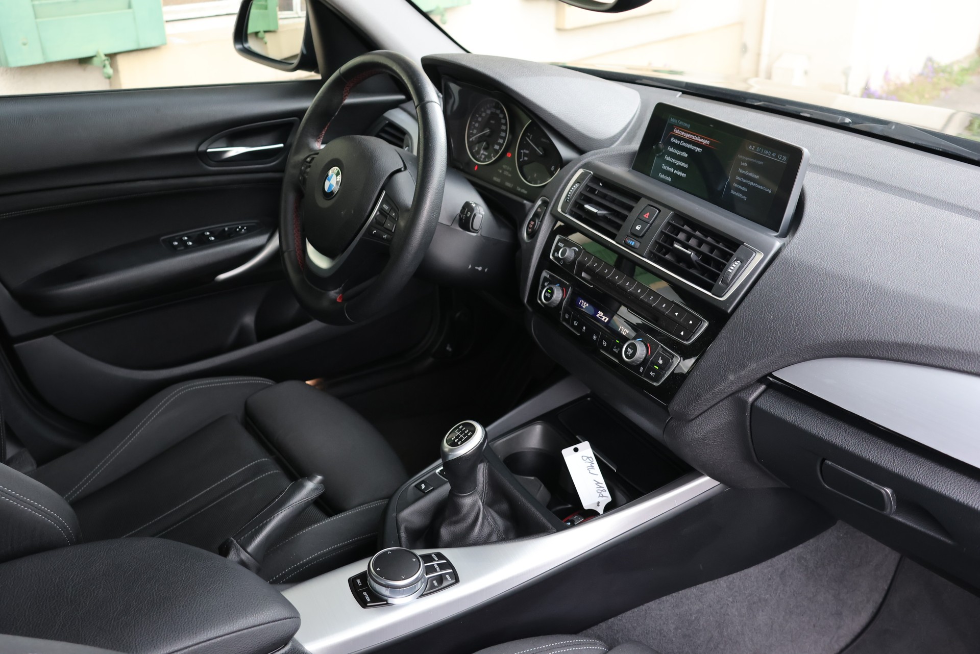 BMW 118d xDrive Sport Line-image-7