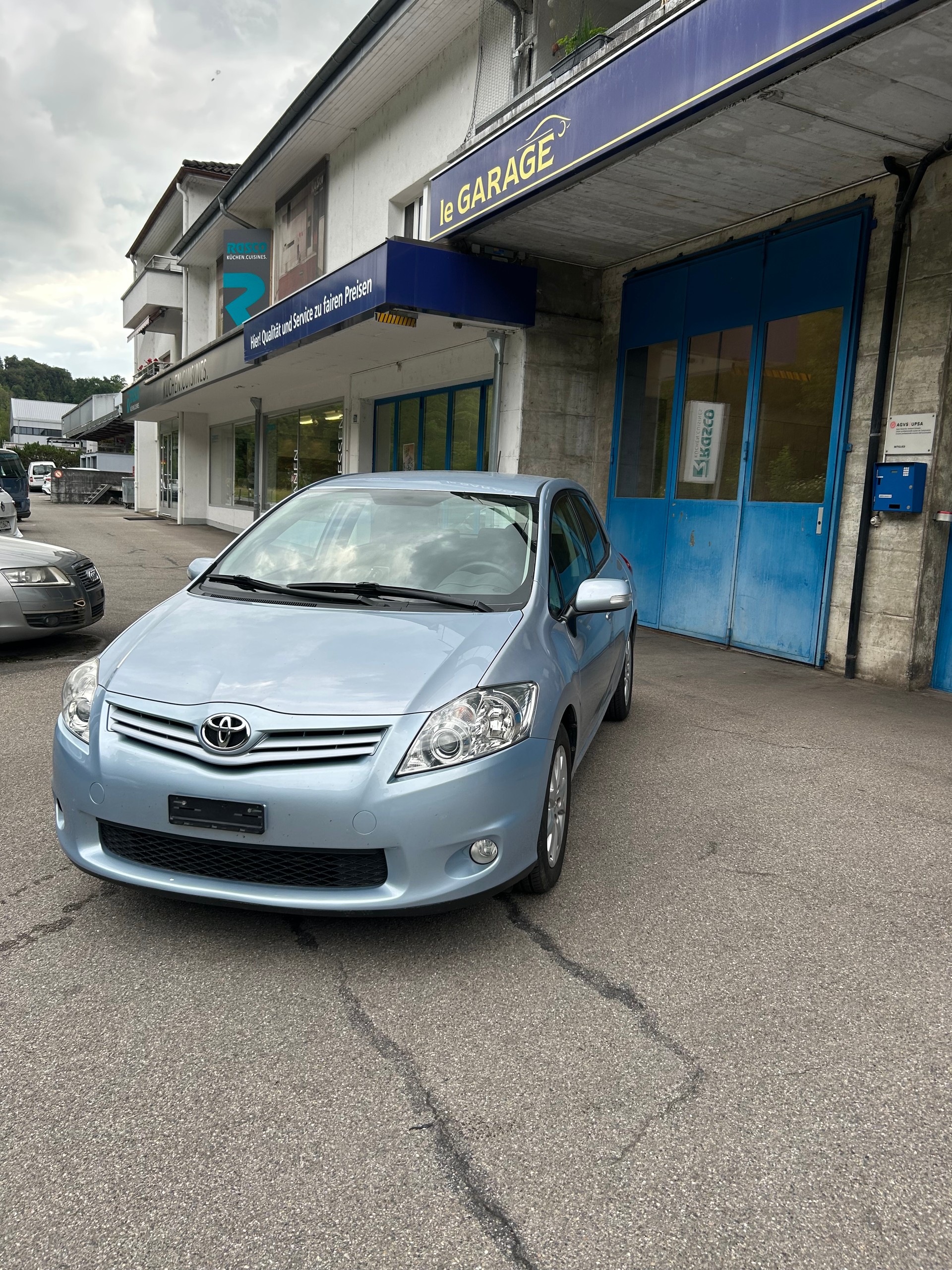 TOYOTA Auris 1.6 easy-image-2