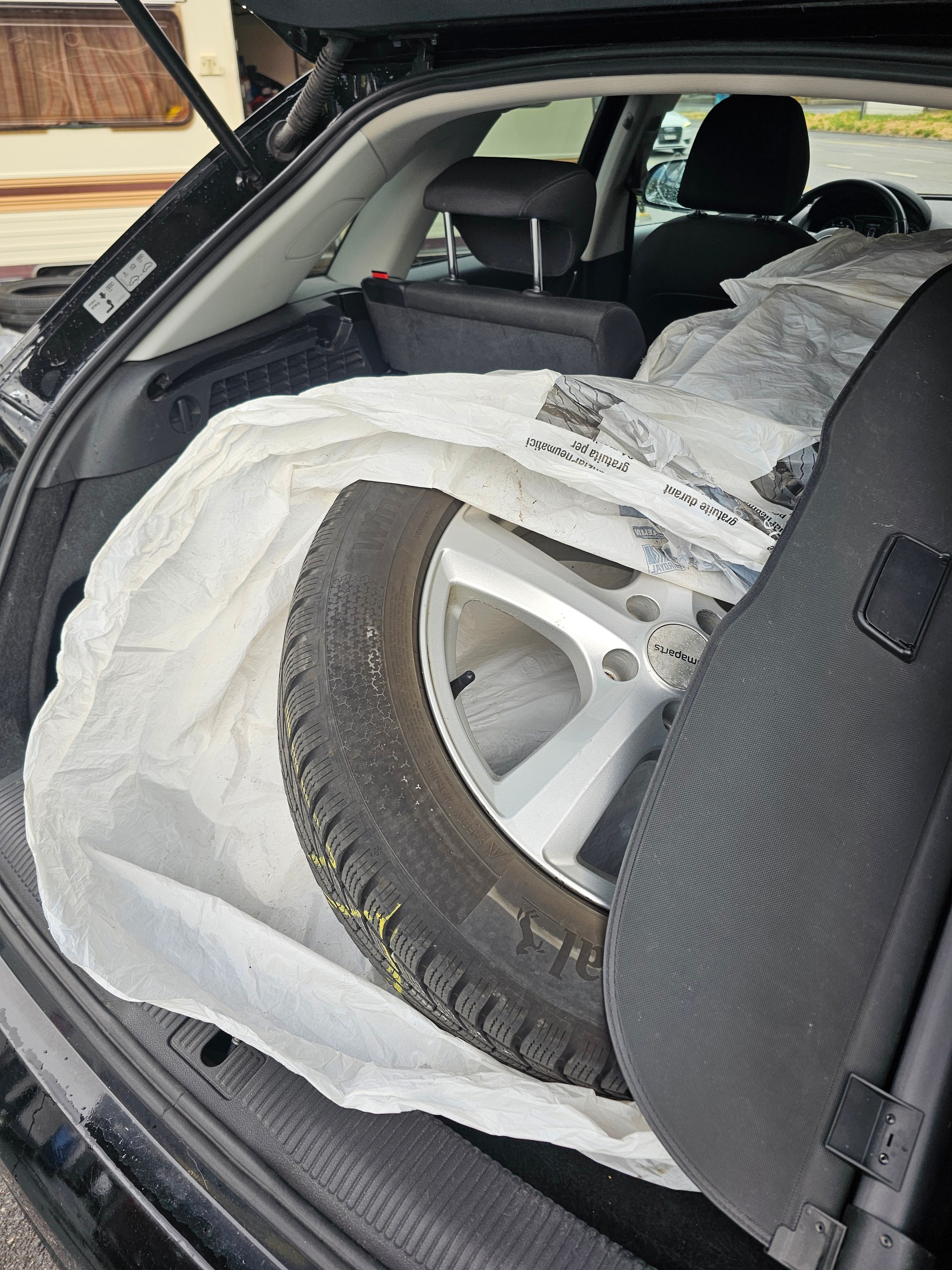 AUDI Q3 2.0 TFSI sport quattro S-tronic-image-11