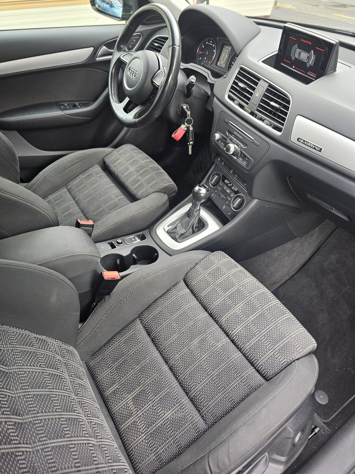 AUDI Q3 2.0 TFSI sport quattro S-tronic-image-8