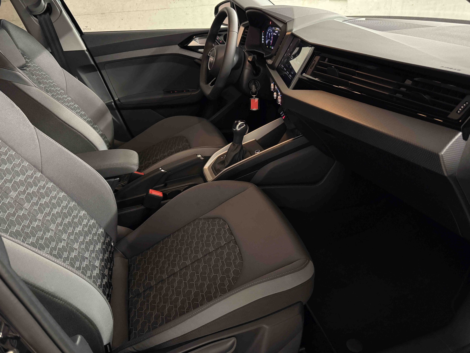 AUDI A1 Sportback 30 TFSI S-tronic-image-12