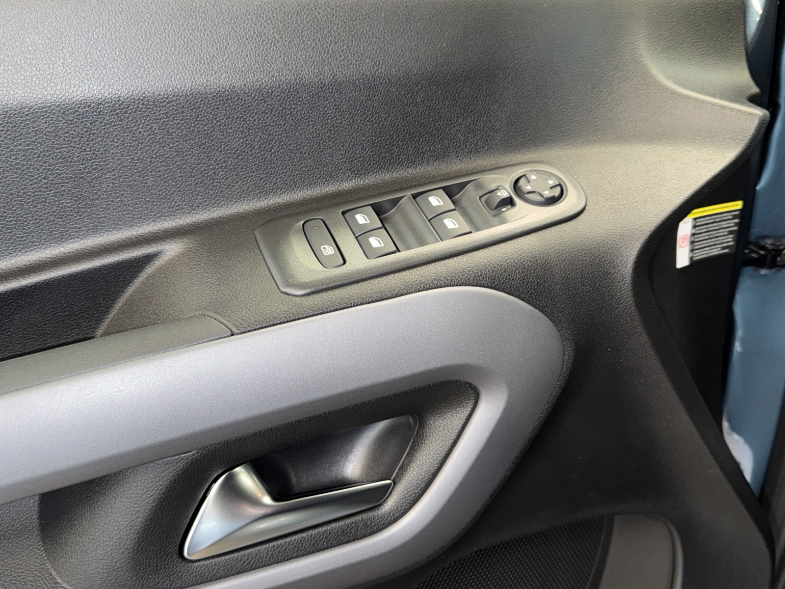 FIAT Qubo L 1.5 TD La Prima 7P-image-12