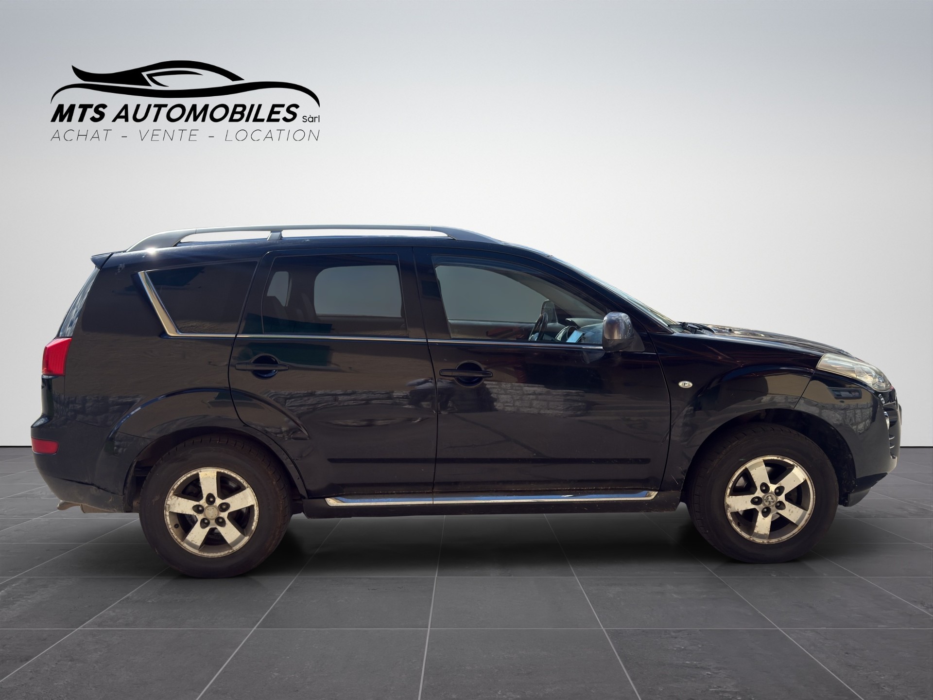 PEUGEOT 4007 2.2 HDi Platinum Edition-image-6