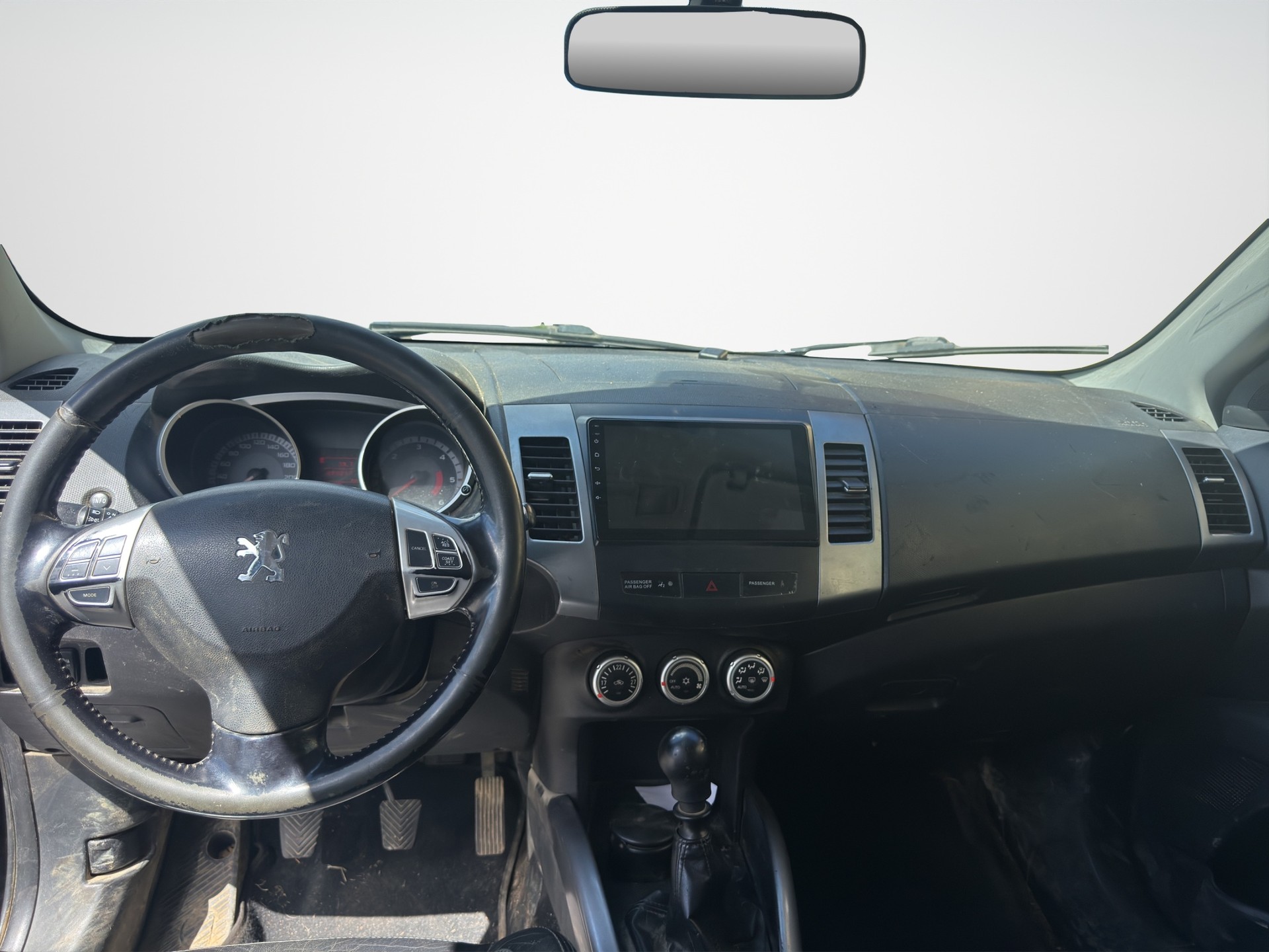 PEUGEOT 4007 2.2 HDi Platinum Edition-image-11