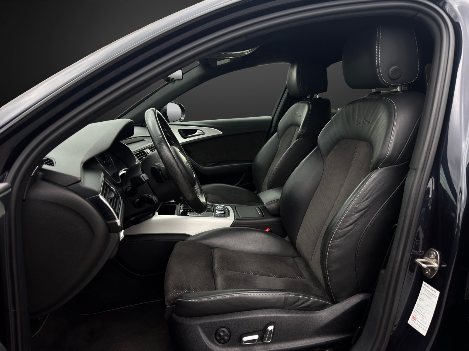 AUDI A6 Avant 2.0 TFSI S-Line quattro S-tronic Paket Black Edition mit 252 PS-image-6