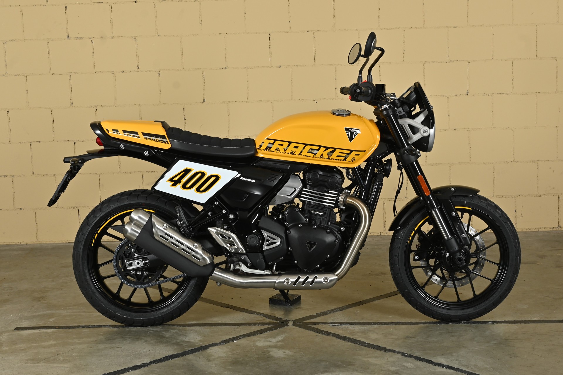 TRIUMPH TRACKER-image-0