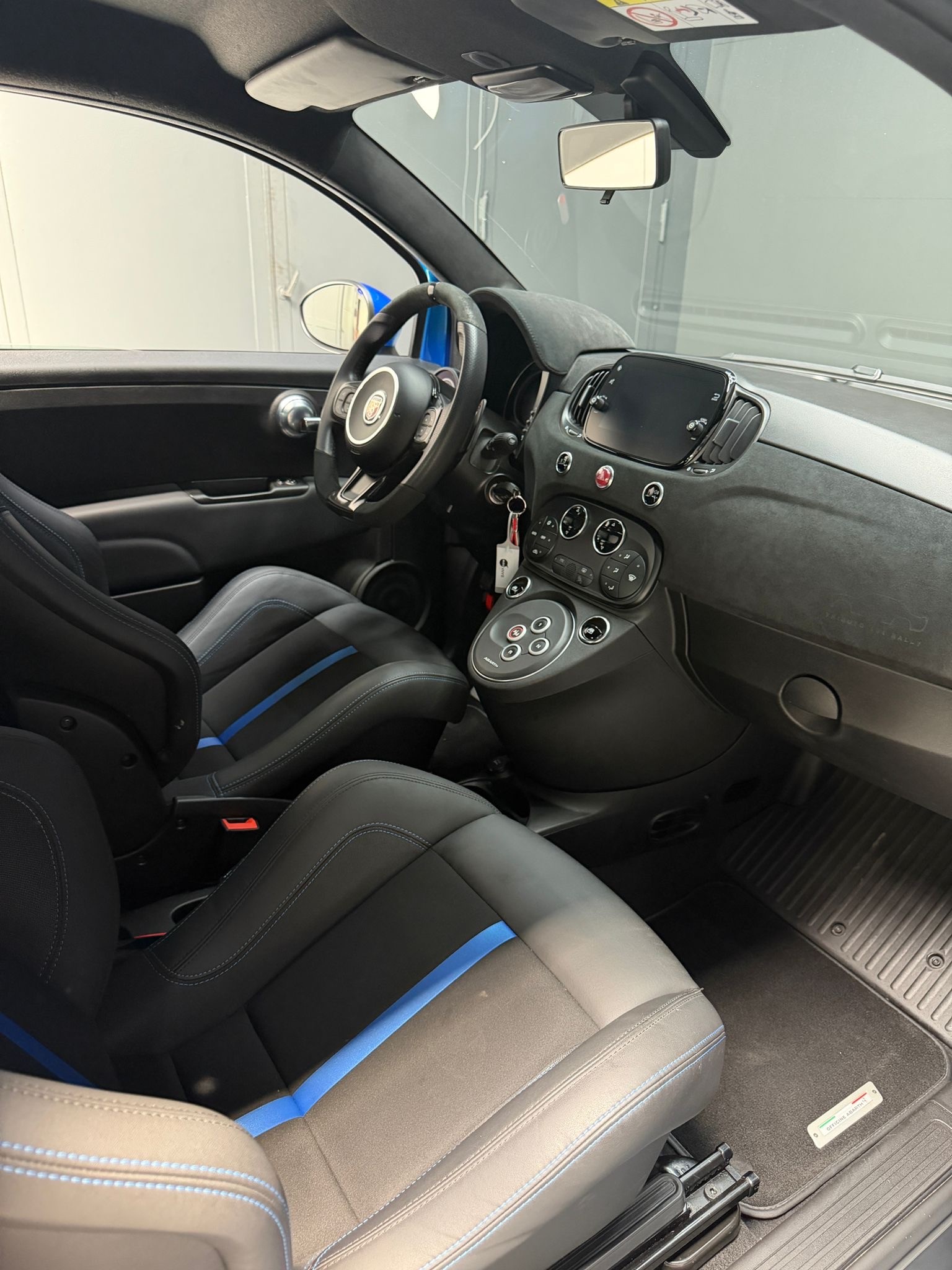 FIAT 695 1.4 16V Turbo Abarth 695 Turismo Dualogic-image-7