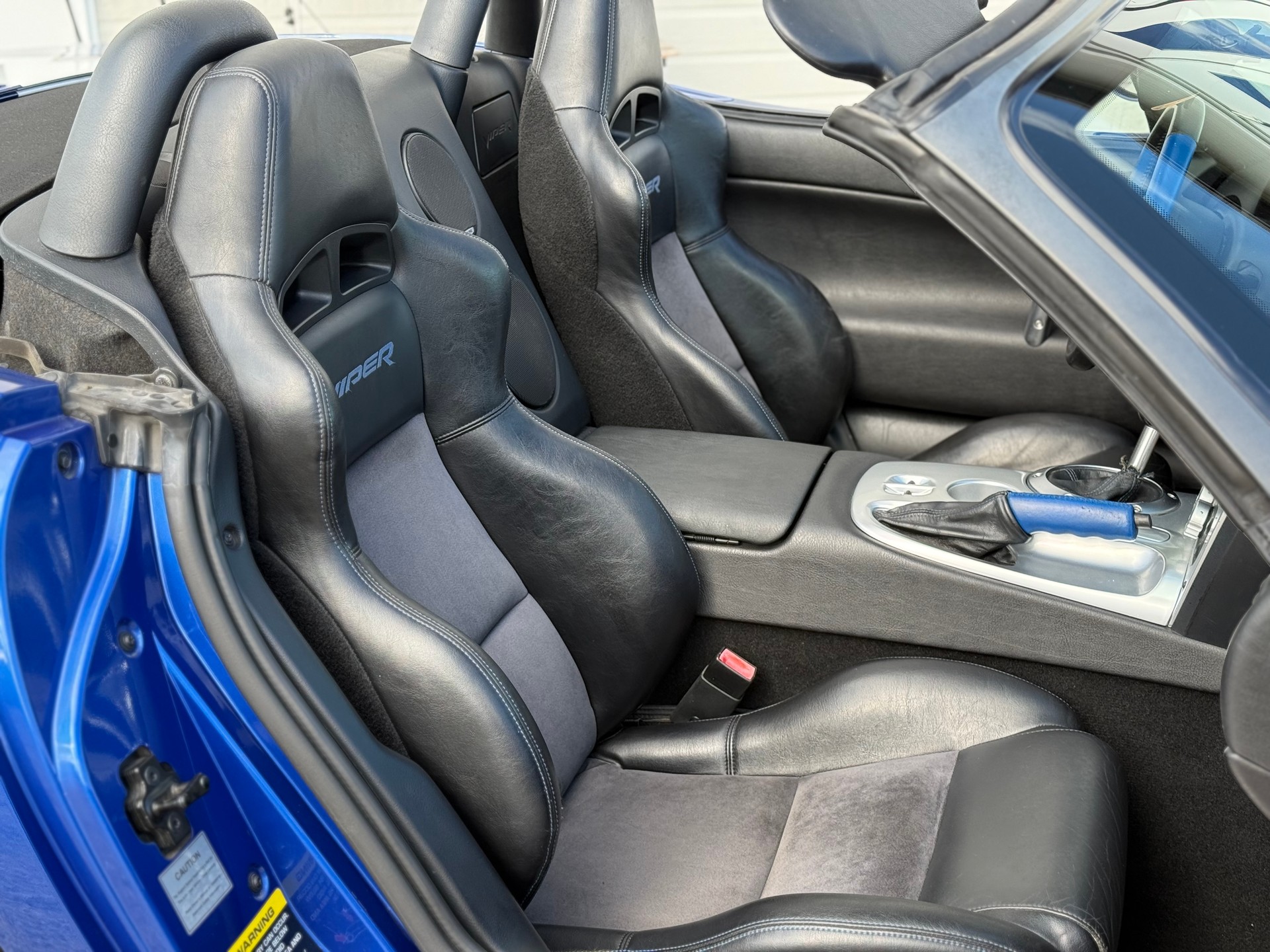DODGE Viper SRT-10-showroom-element-3