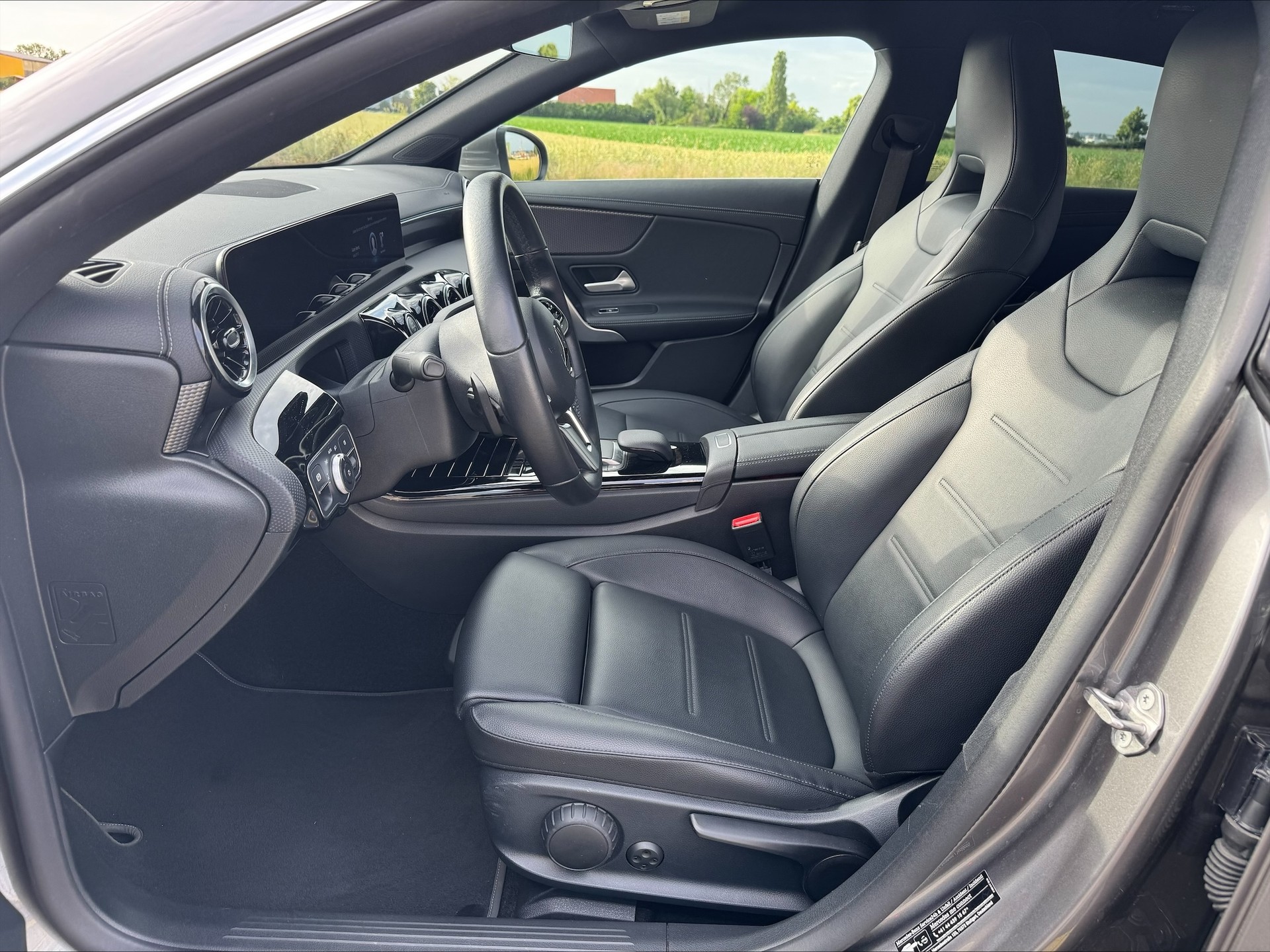 MERCEDES-BENZ CLA 200 Progressive-image-8