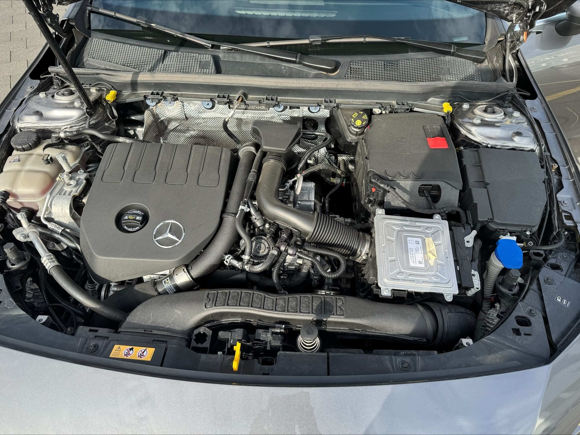 MERCEDES-BENZ CLA 200 Progressive-image-15