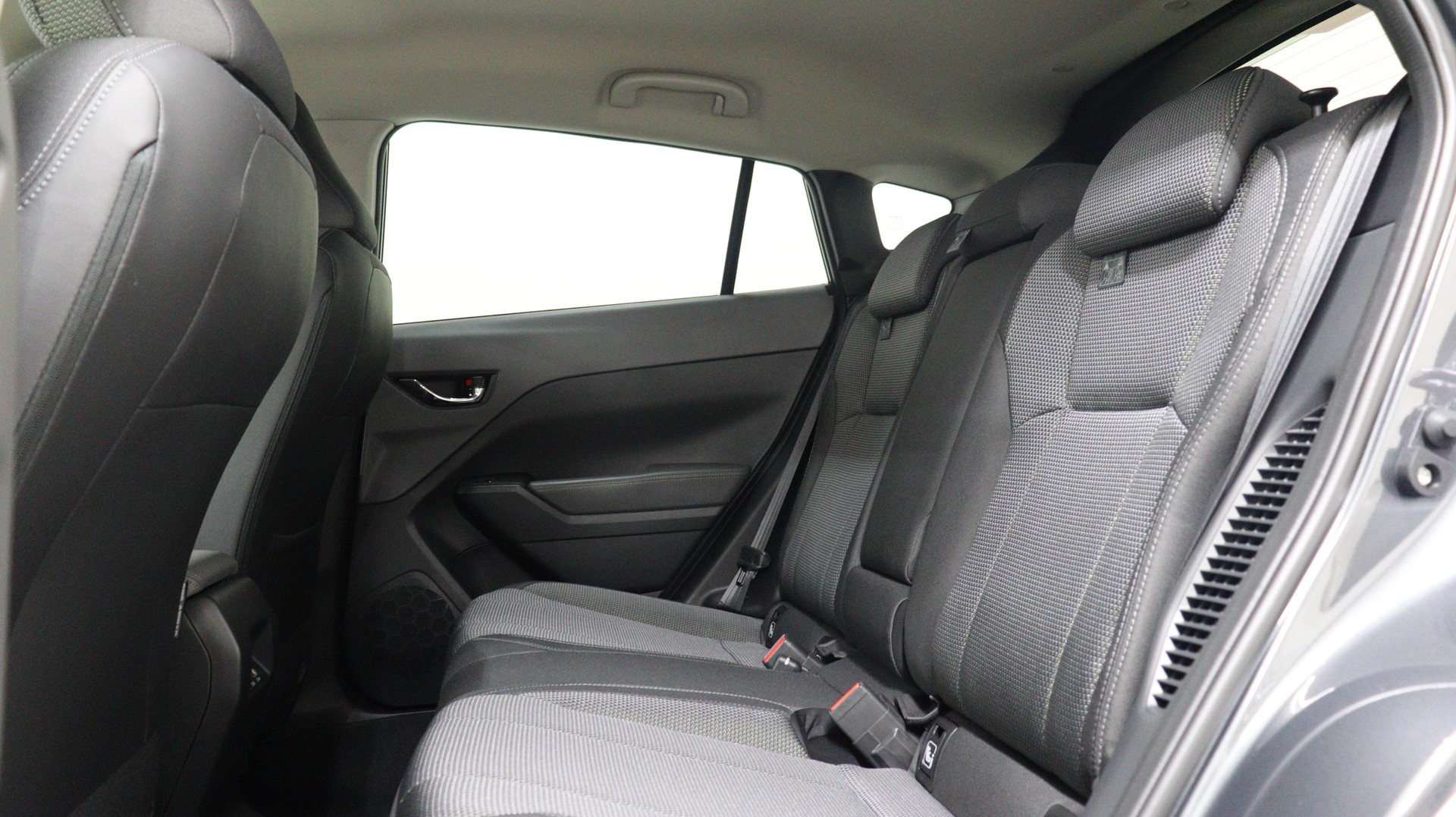 SUBARU Crosstrek 2.0i e-Boxer Swiss Plus-showroom-element-3
