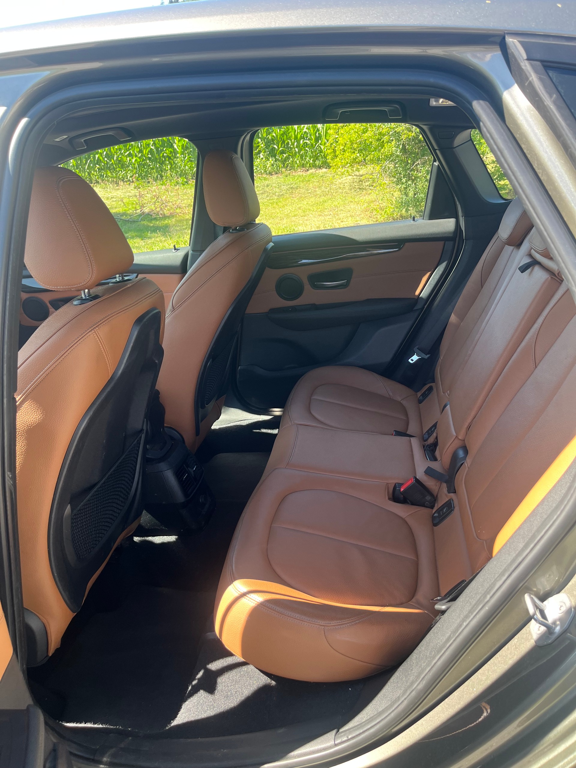 BMW 225i xDrive-image-3