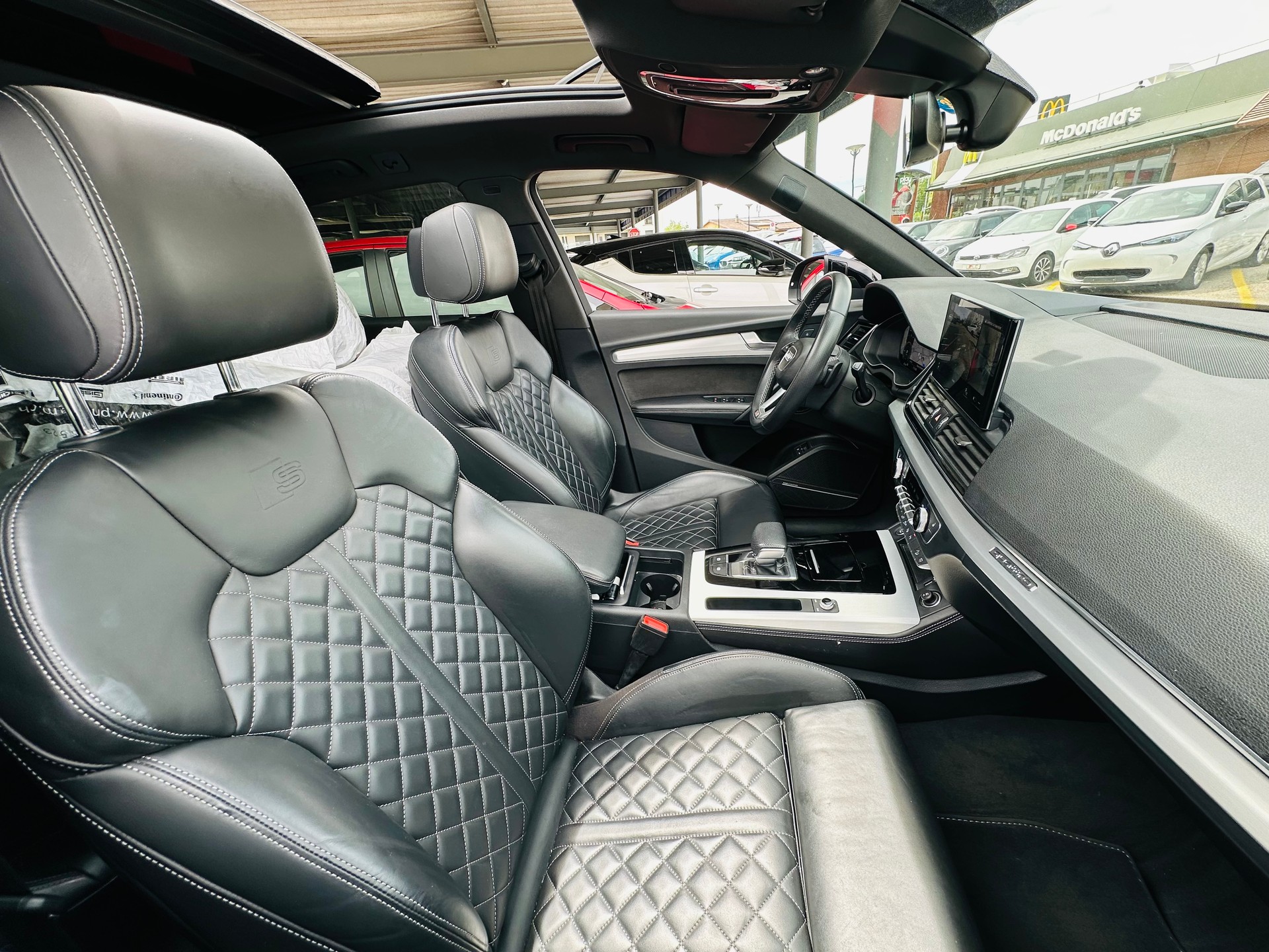 AUDI Q5 55 TFSI e PHEV S line quattro S-tronic-image-13
