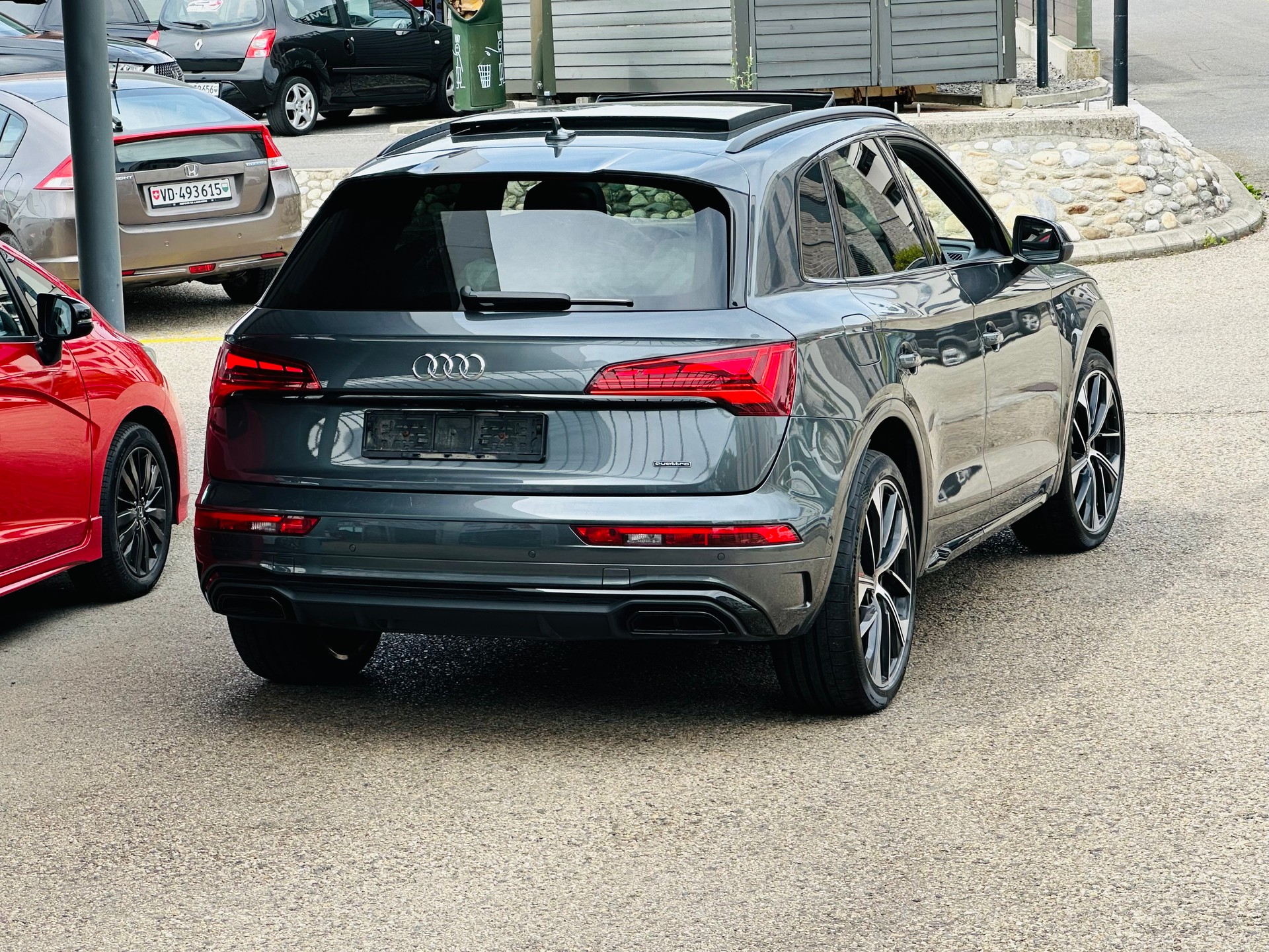 AUDI Q5 55 TFSI e PHEV S line quattro S-tronic-image-12