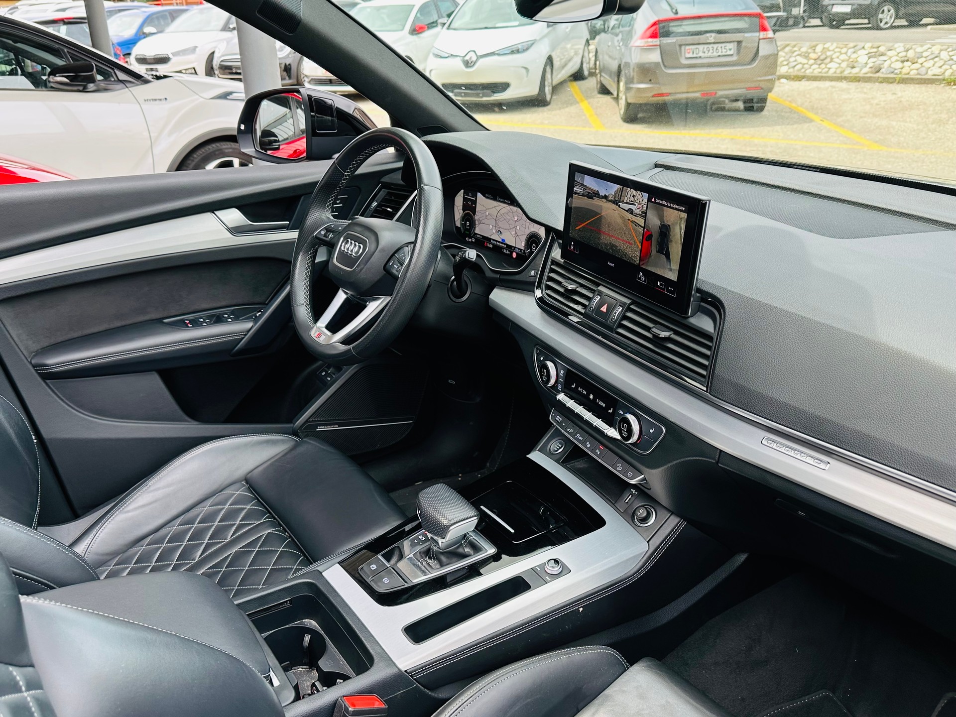 AUDI Q5 55 TFSI e PHEV S line quattro S-tronic-image-16