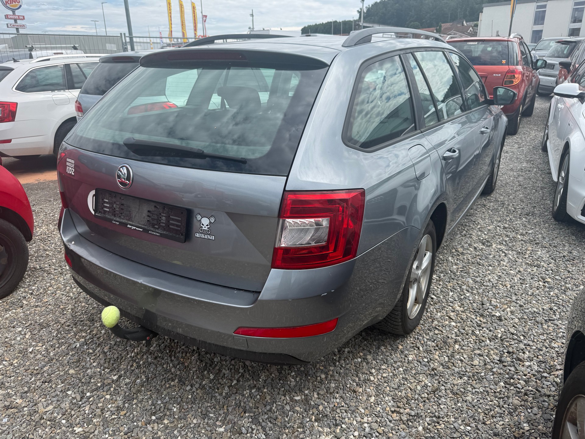 SKODA Octavia Combi 1.6 TDI Elegance 4x4-image-2