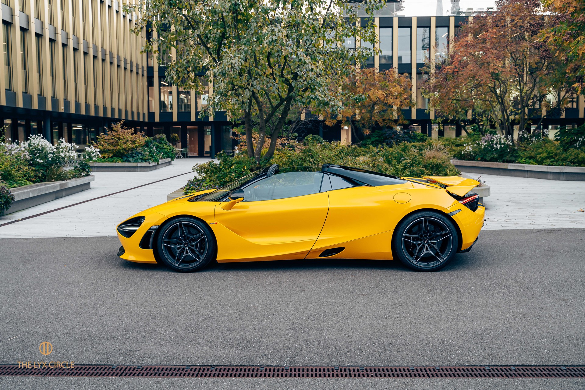McLAREN 720S Spider 4.0 V8 SSG-image-2