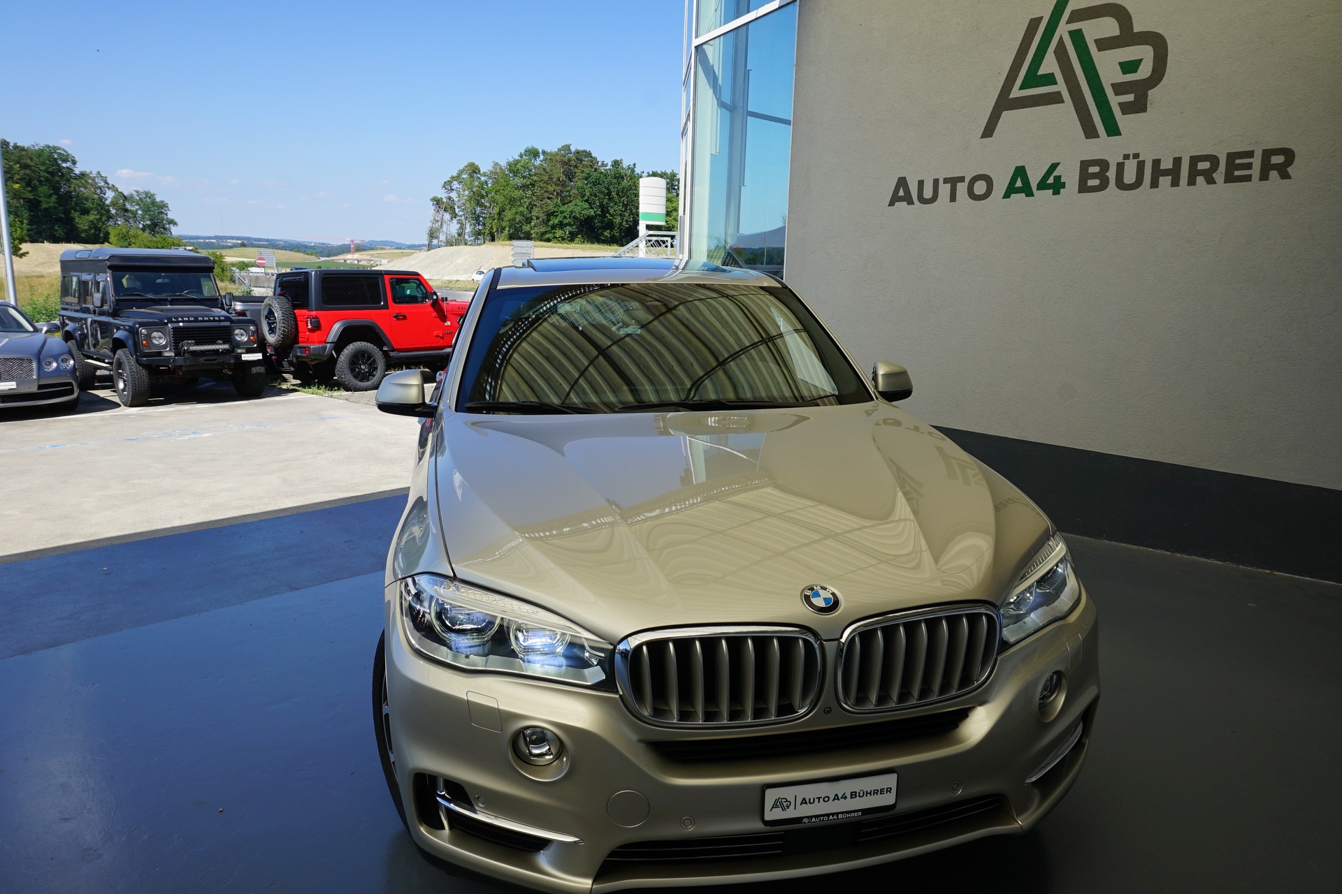 BMW X5 xDrive 50i V8 450PS aus erster Hand, sehr gepflegt, CH-Auto!!-showroom-element-2