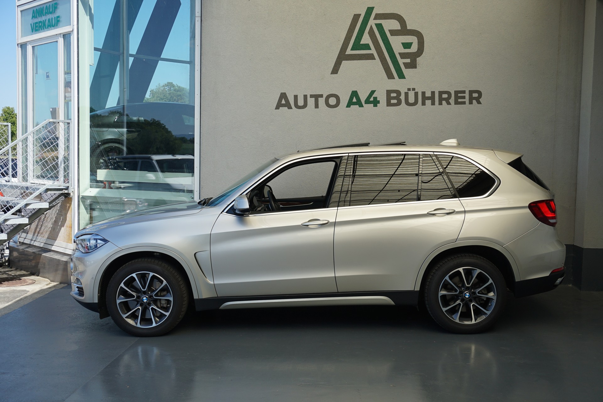 BMW X5 xDrive 50i V8 450PS aus erster Hand, sehr gepflegt, CH-Auto!!