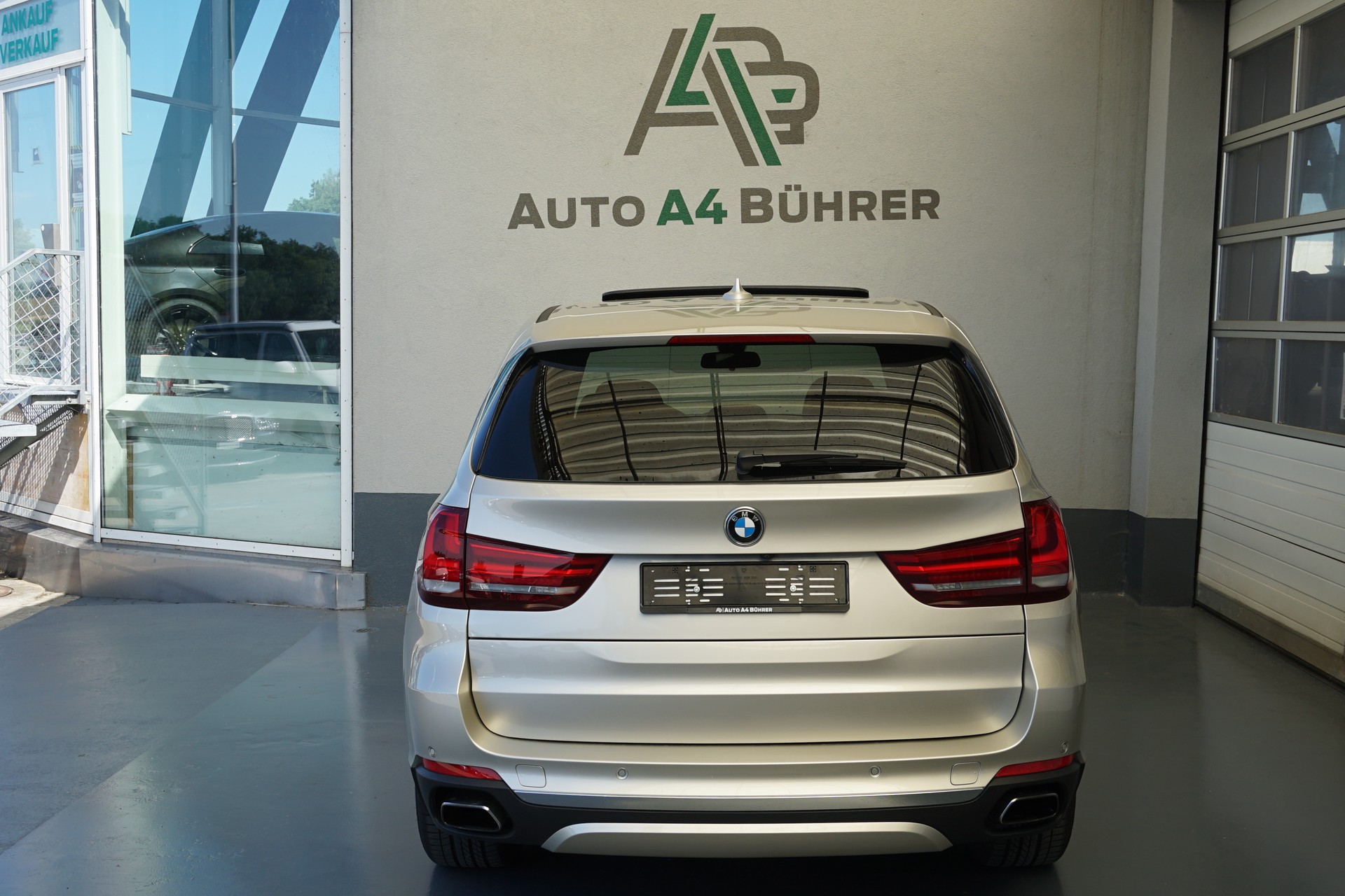 BMW X5 xDrive 50i V8 450PS aus erster Hand, sehr gepflegt, CH-Auto!!-image-10