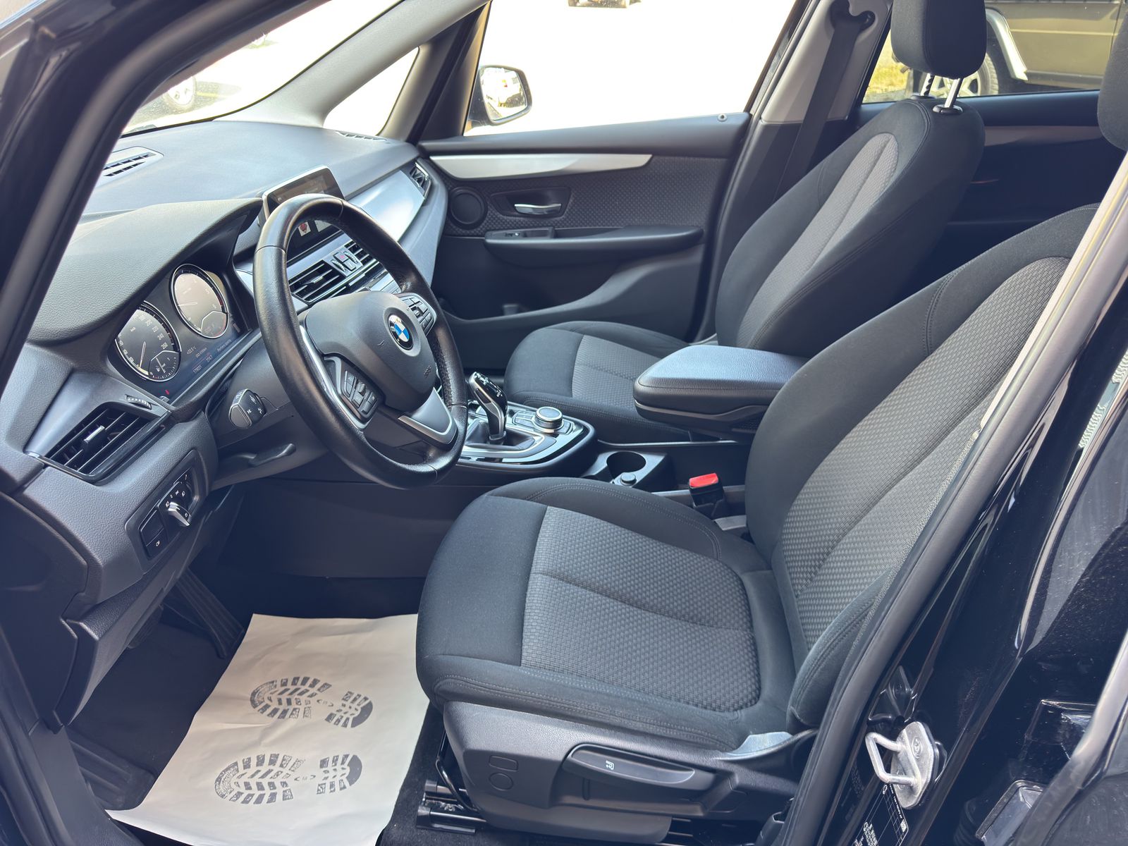 BMW 218d Gran Tourer Steptronic-image-10