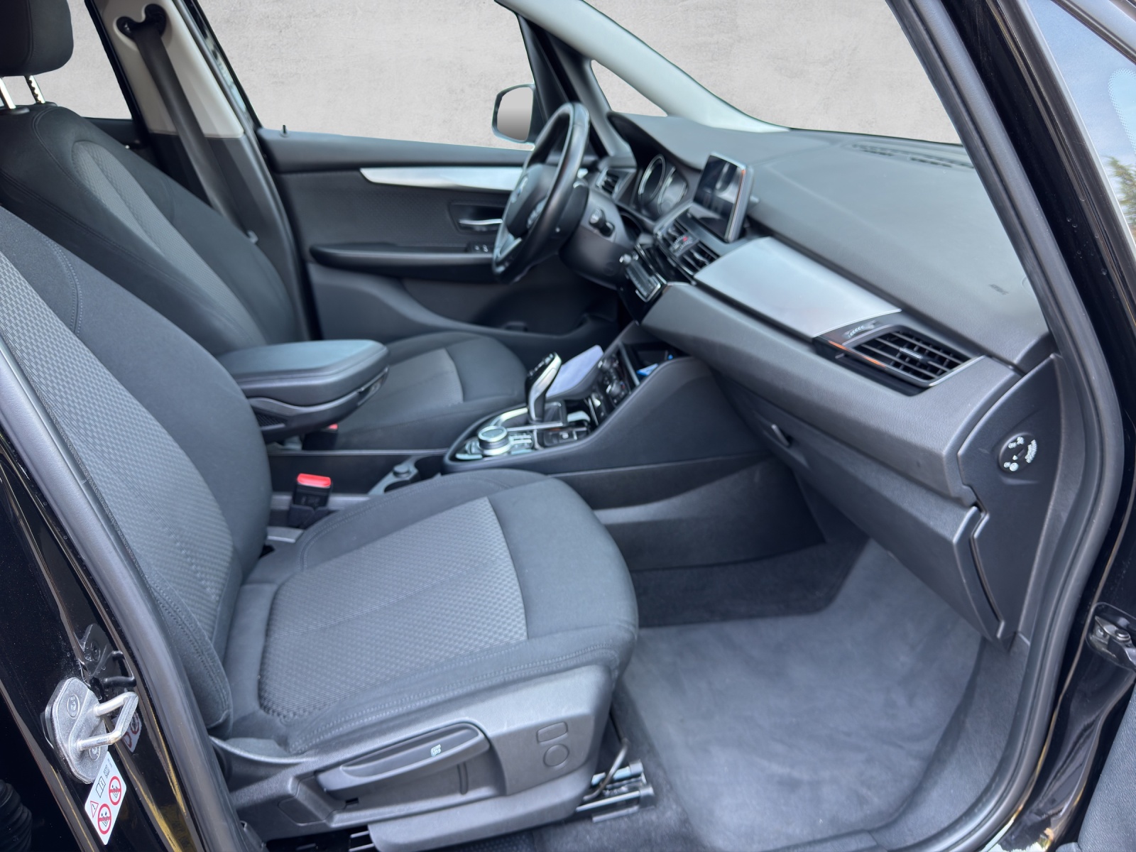 BMW 218d Gran Tourer Steptronic-image-8