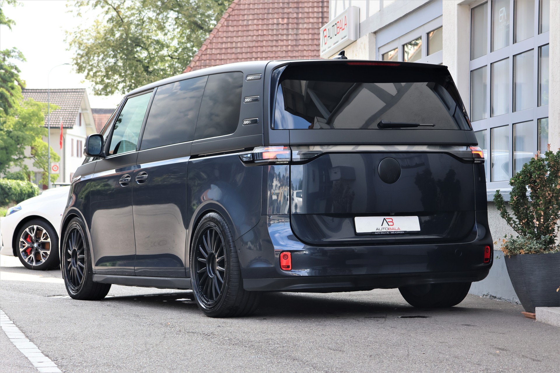 VW ID.Buzz NWB Pro (CH) + 1.0T AHK-showroom-element-2