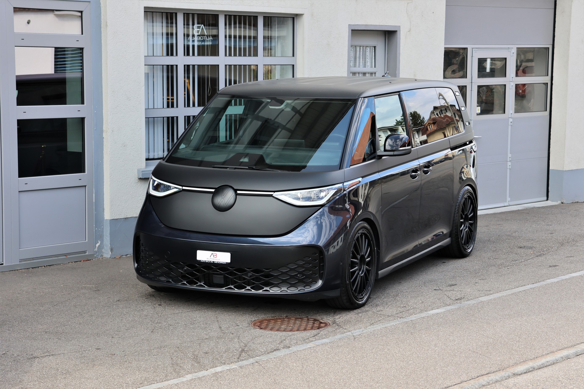VW ID.Buzz NWB Pro (CH) + 1.0T AHK
