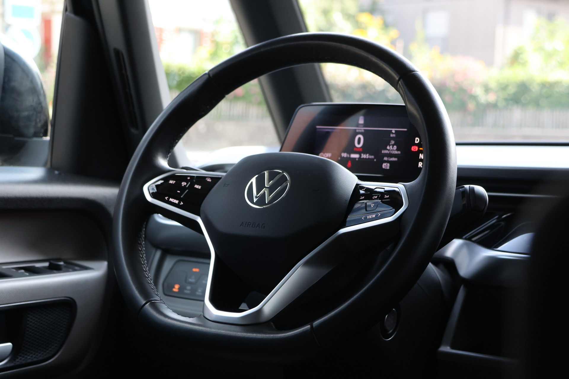 VW ID.Buzz NWB Pro (CH) + 1.0T AHK-image-13
