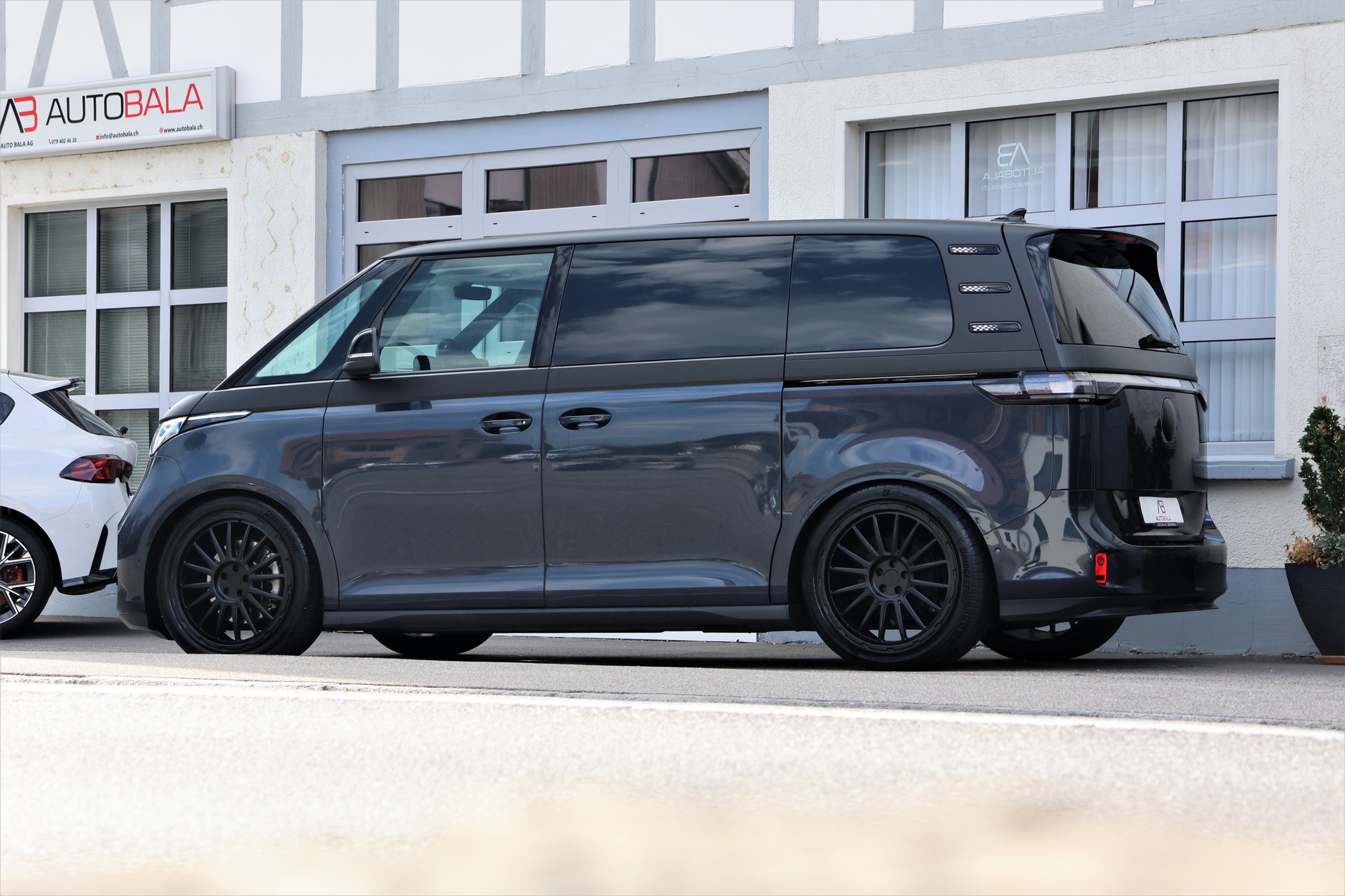 VW ID.Buzz NWB Pro (CH) + 1.0T AHK-showroom-element-3