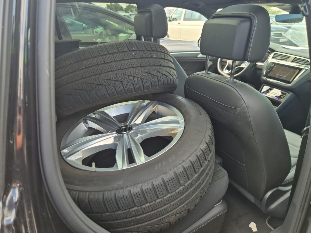 VW Tiguan 2.0 TDI SCR R-Line 4Motion DSG / Vollausstattung / Panorama-showroom-element-3