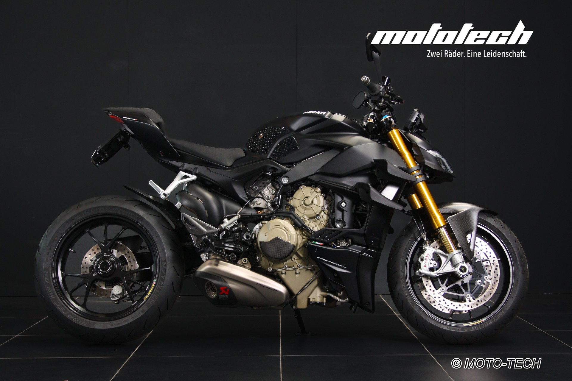 DUCATI Streetfighter V4 S SPECIALE AKRAPOVIC-image-1