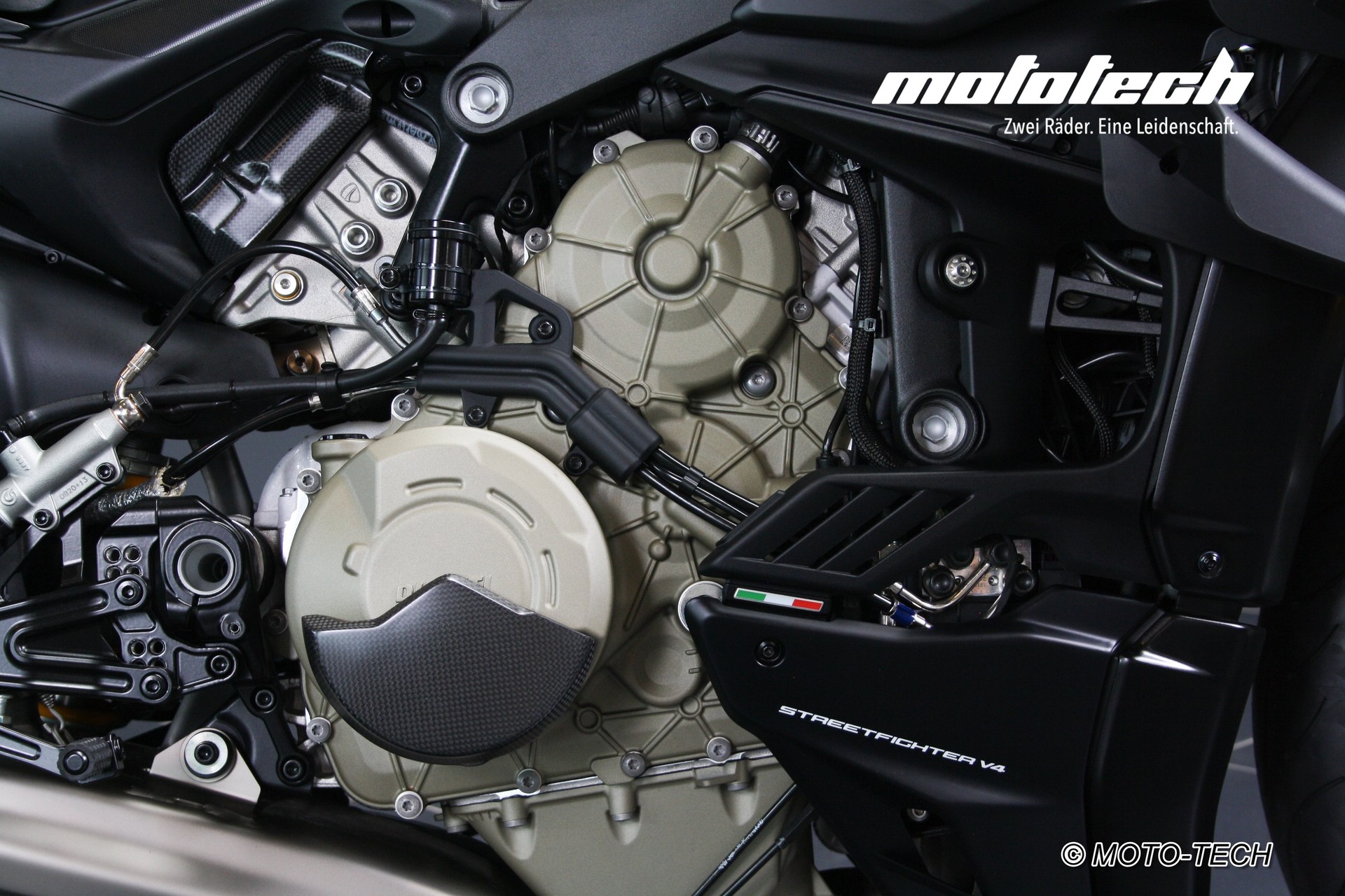 DUCATI Streetfighter V4 S SPECIALE AKRAPOVIC-image-9