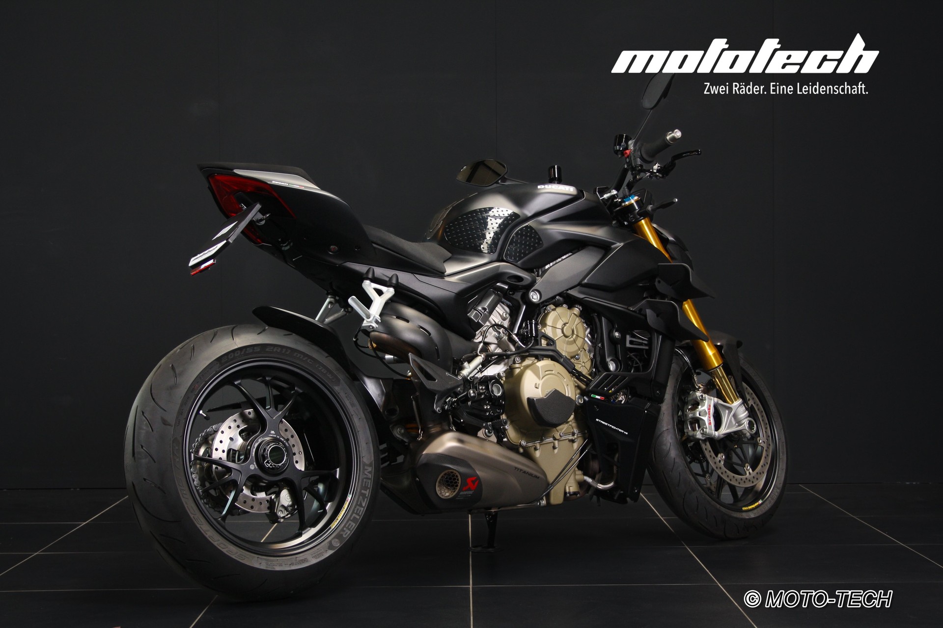DUCATI Streetfighter V4 S SPECIALE AKRAPOVIC-image-2