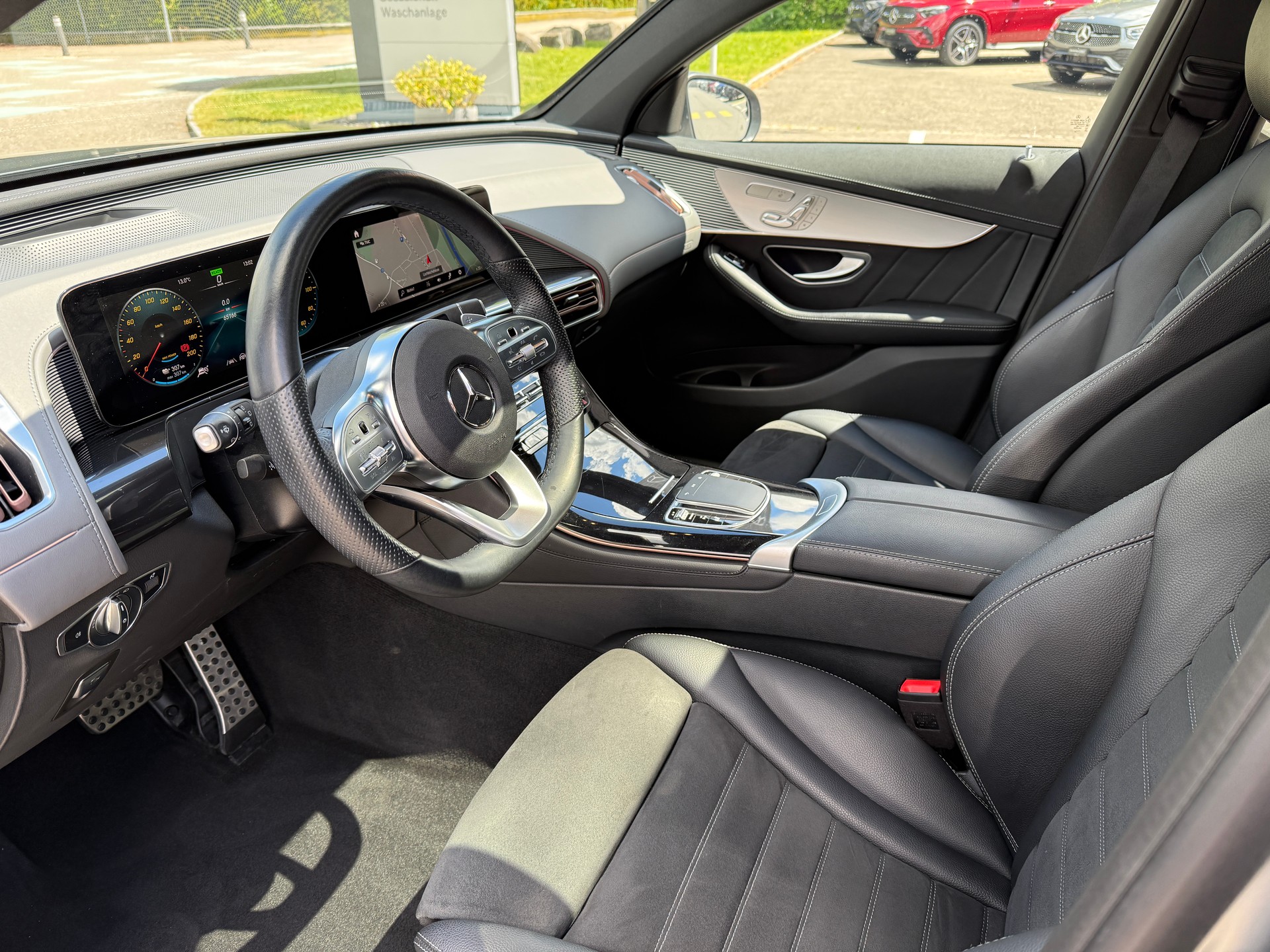 MERCEDES-BENZ EQC 400 AMG Line 4matic-showroom-element-3