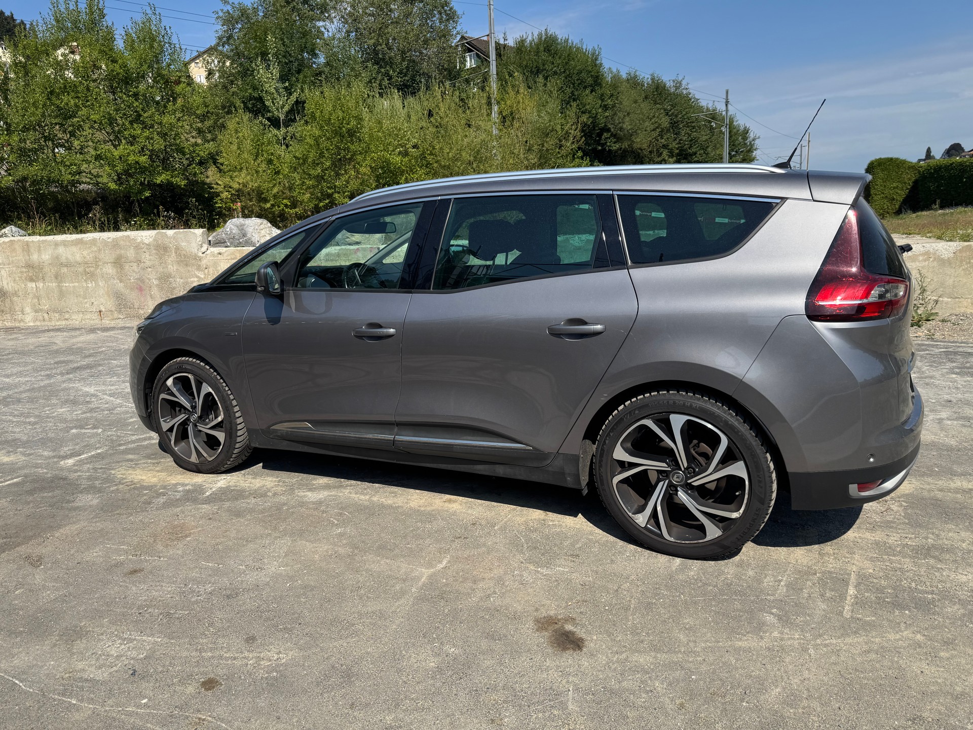 RENAULT Grand Scénic 1.6 dCi Initiale Paris EDC-image-3